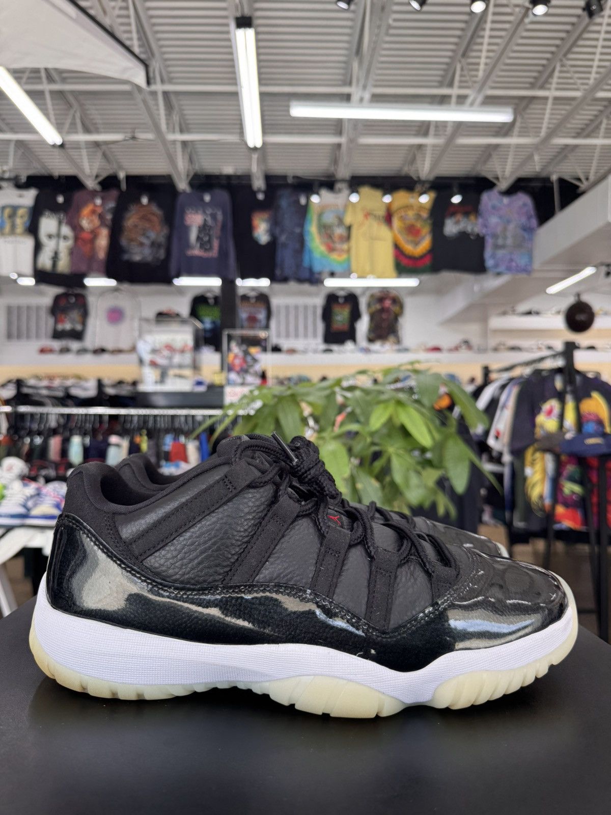 Jordan Brand Air Jordan 11 Low 72-10 Size 11 (2022) Size US 11 / EU 44 - 6 Thumbnail