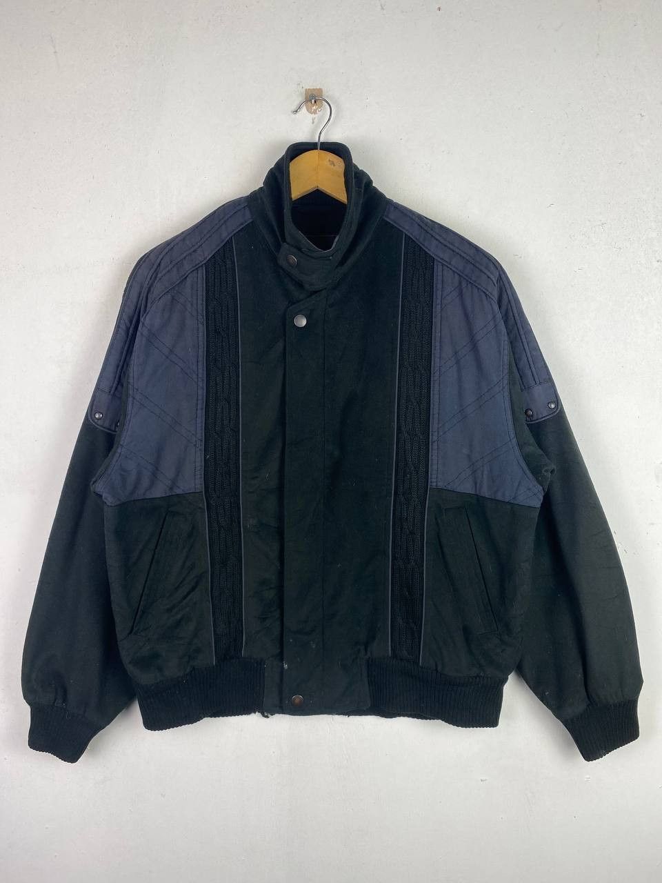 image of Avant Garde x Gianni Vintage Gianni Valentino Jacket Nice Design in Black, Men's (Size Medium)