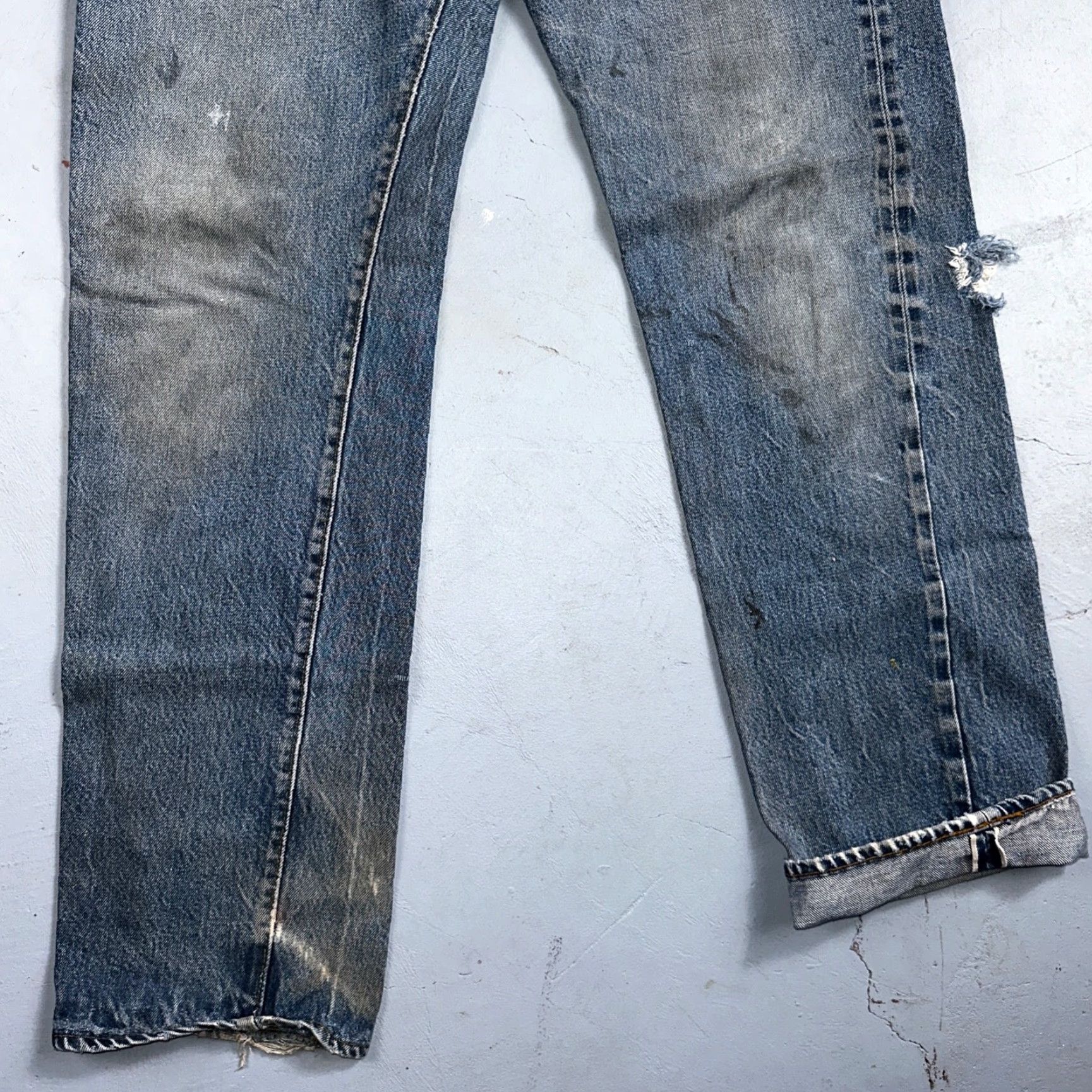 Levi's Levi's 501 XX Jeans Vintage 80s Redline Selvedge USA Med Wash 35x36 36 Inseam Button Block Distressed Regular Mens Jeans Size US 35 - 3 Thumbnail