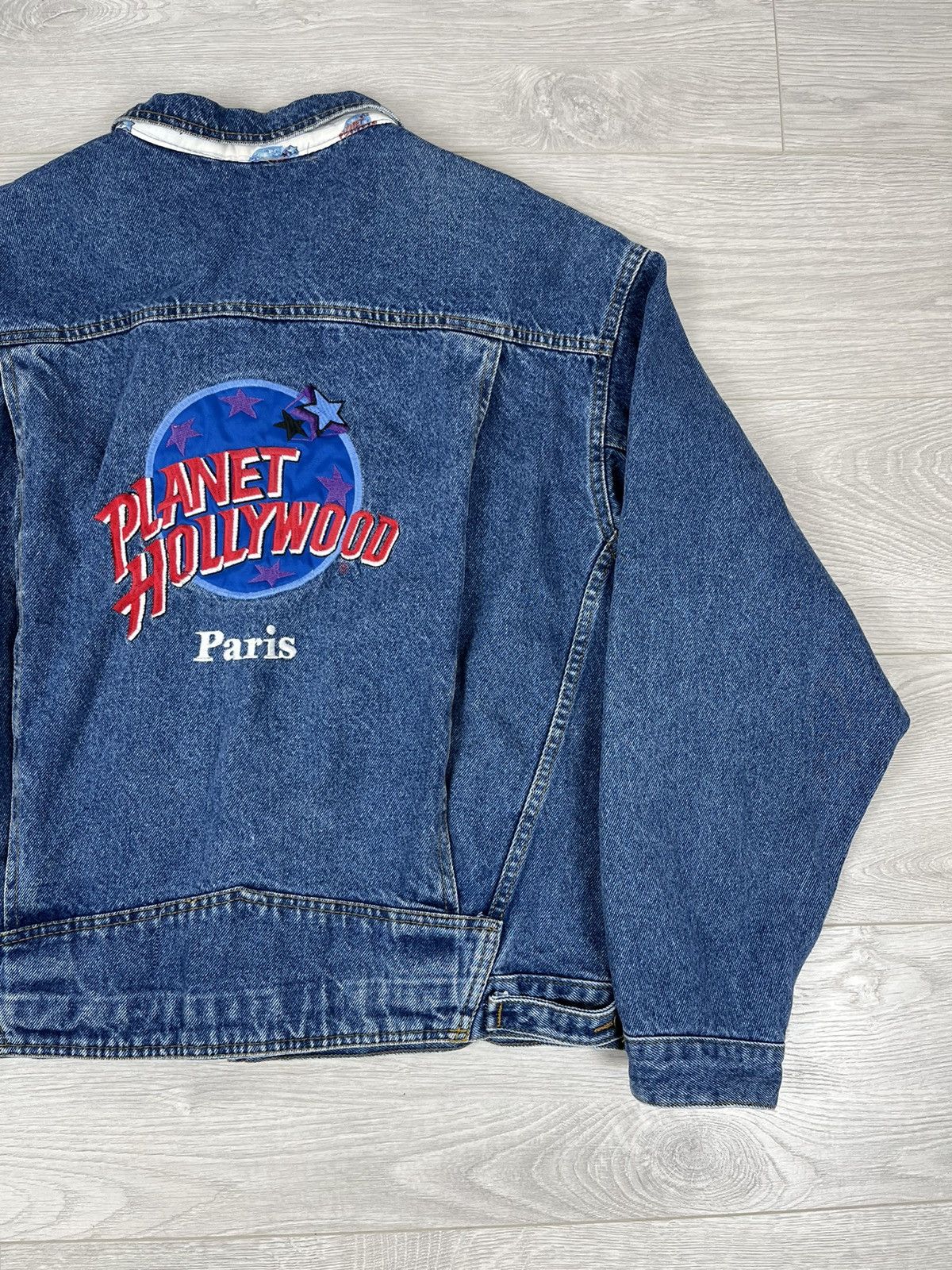 Vintage Planet Hollywood Paris Vintage 90s Denim Trucker Jacket Size US L / EU 52-54 / 3 - 11 Thumbnail