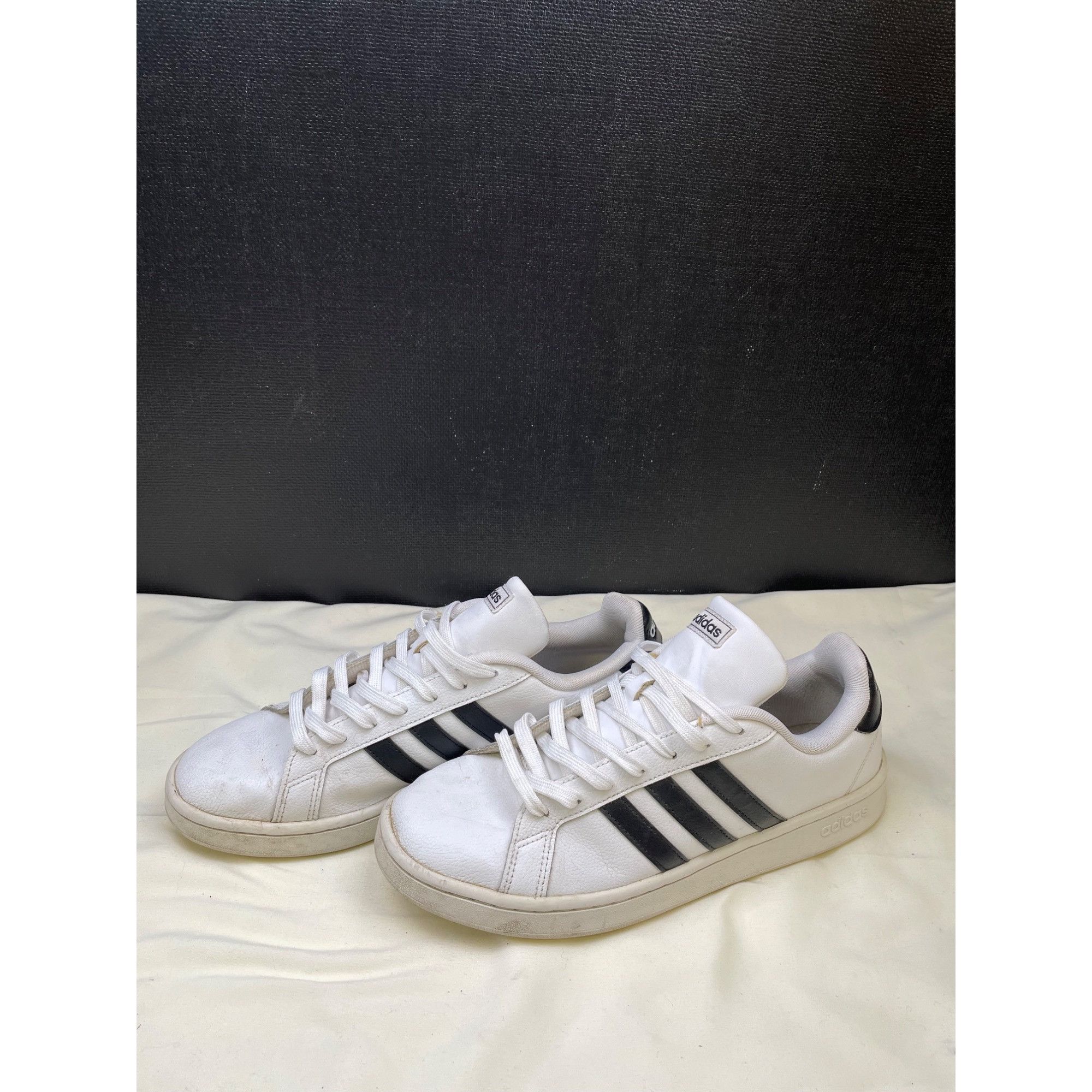 Adidas Adidas Mens White Black Sneakers Shoes SIze 11.5 SKU 6821 Size US 11.5 / EU 44-45 - 2 Thumbnail
