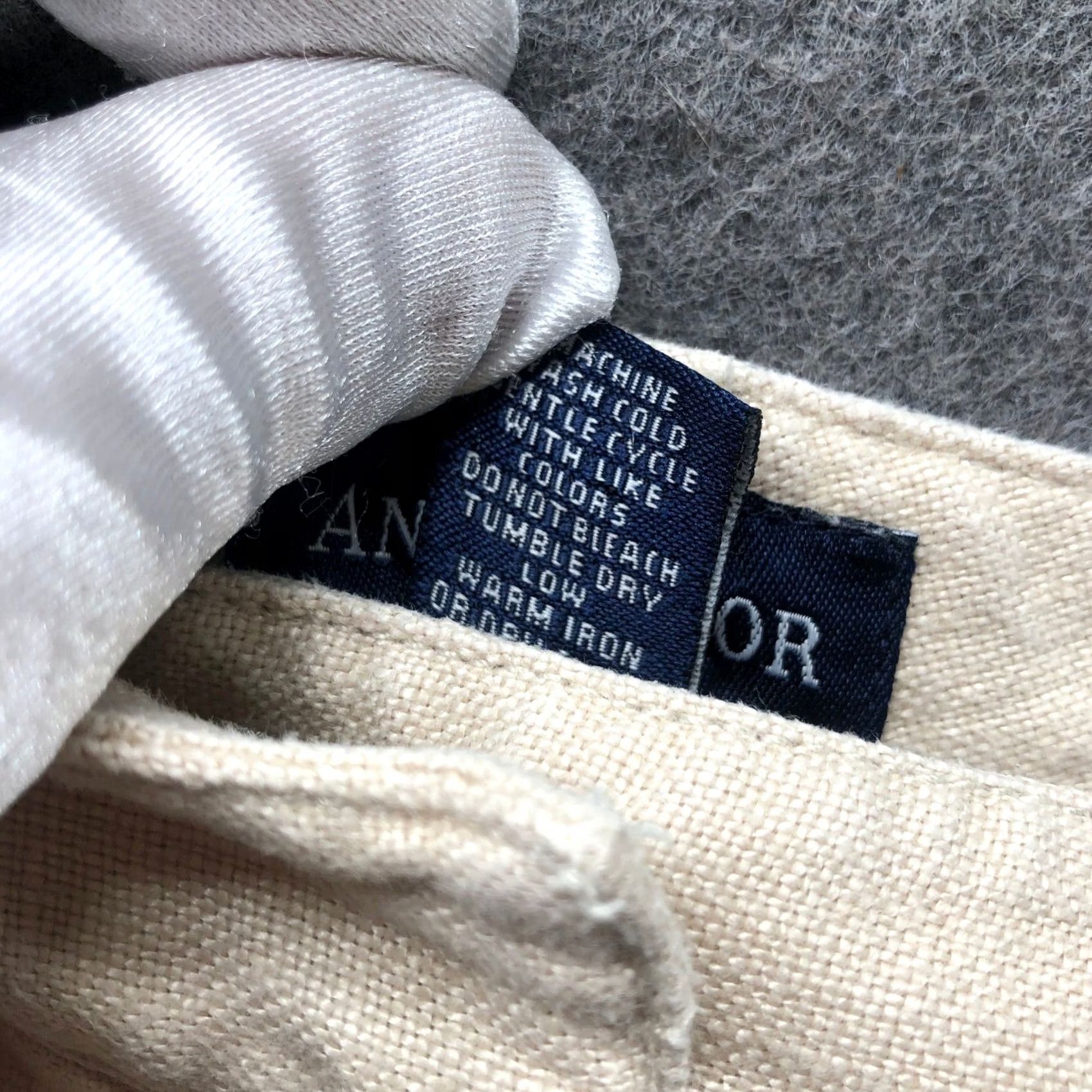 Ann Taylor VINTAGE? No. Ann Taylor 100% Linen Shorts Womens 4 Beige High Rise Flat Front Zip Hook Shirt Size 27" / US 4 / IT 40 - 4 Thumbnail