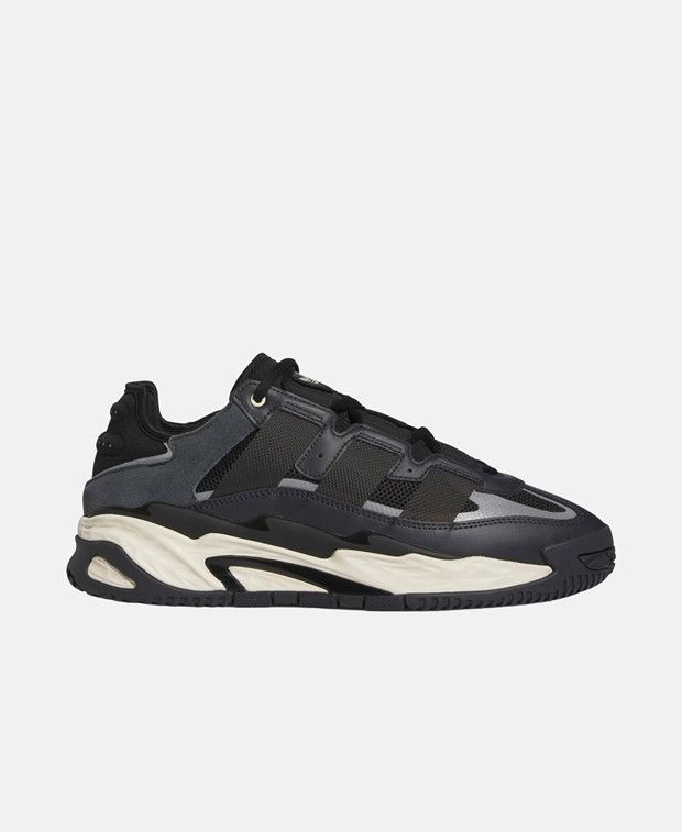 Basketball shoes