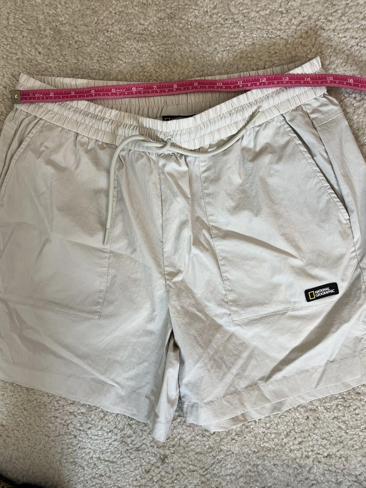 Designer Women's National Geographic Shorts Women SZ Medium Size 32" / US 10 / IT 46 - 3 Thumbnail