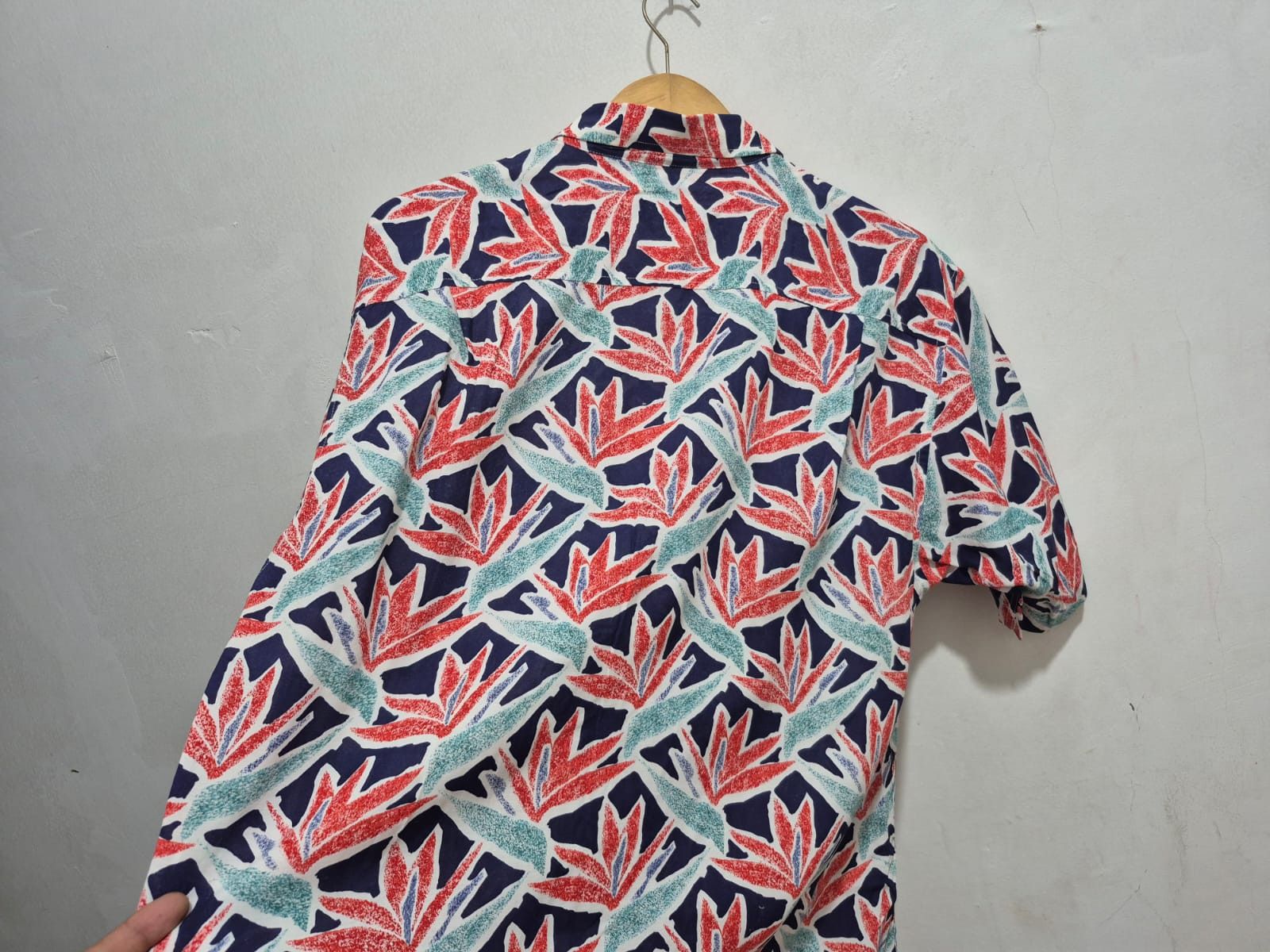 Saint Laurent Paris × Yves Saint Laurent Fit S to M, Vintage Yves saint Laurent Rayon Hawaiian Shirt Size US M / EU 48-50 / 2 - 2 Thumbnail