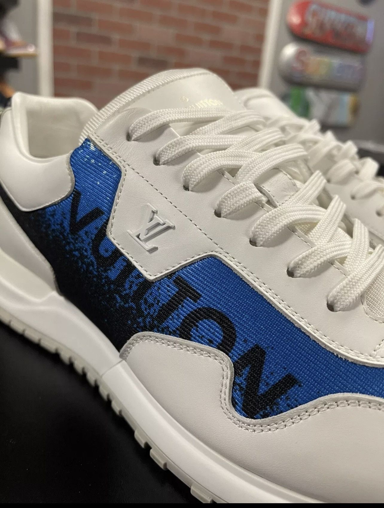 Louis Vuitton Size 10US/9LV - Louis Vuitton Run Away Sneaker White/Blue Size US 10 / EU 43 - 8 Thumbnail