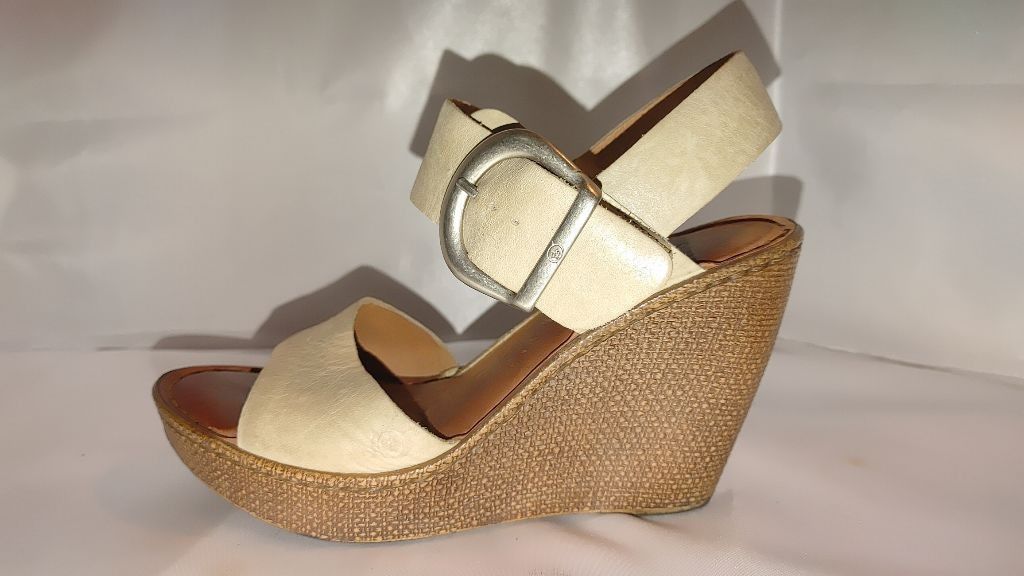 Born Born Leather Wedge Sandal Size 7 Size US 7 / IT 37 - 2 Thumbnail