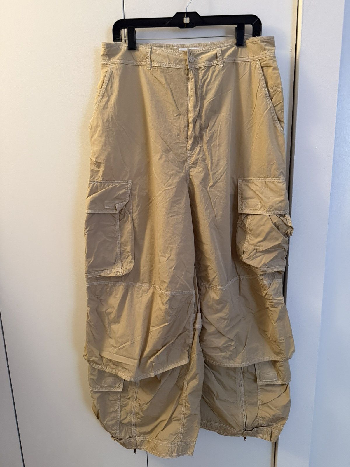 Hed Mayner Hed Mayner oversized raver pant/elephant $1599 Size US 32 / EU 48 - 2 Thumbnail