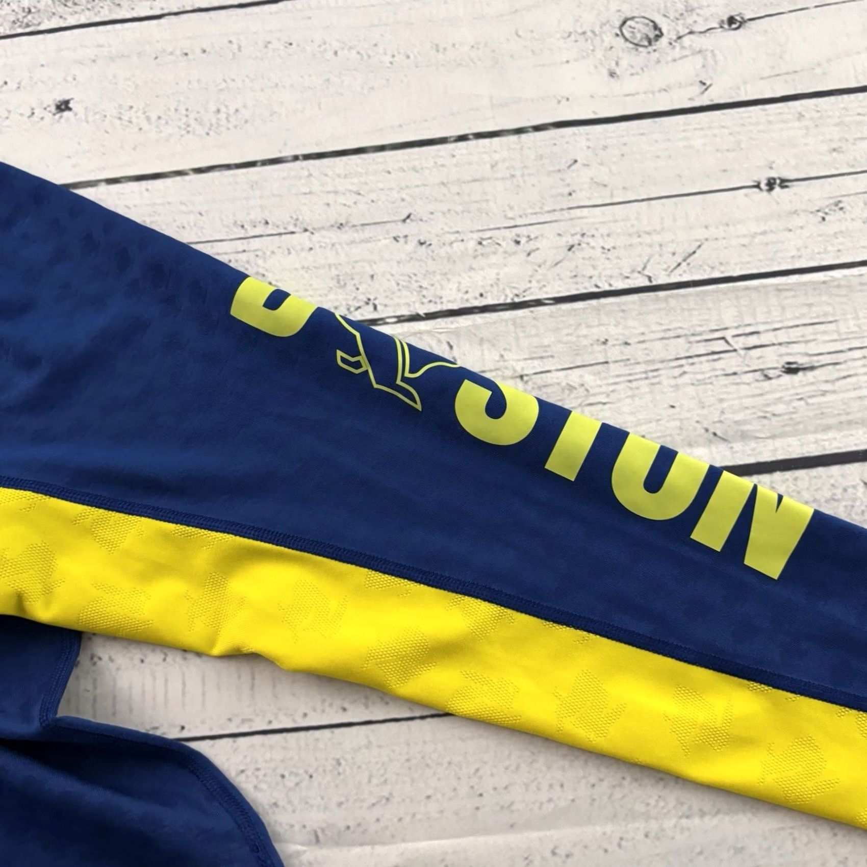 Vintage Rabbit Boston Marathon Long Sleeve 1/4 Zip Athletic Shirt Women's XS Blue Yellow Size XS / US 0-2 / IT 36-38 - 6 Thumbnail