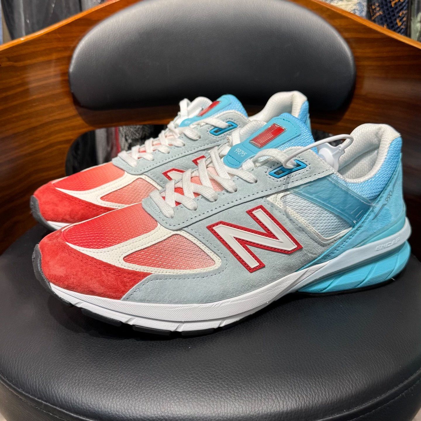 New Balance New Balance Tie-Dye Gradient Blue Lowtop Sneakers 11 Men Size US 11 / EU 44 - 1 Thumbnail