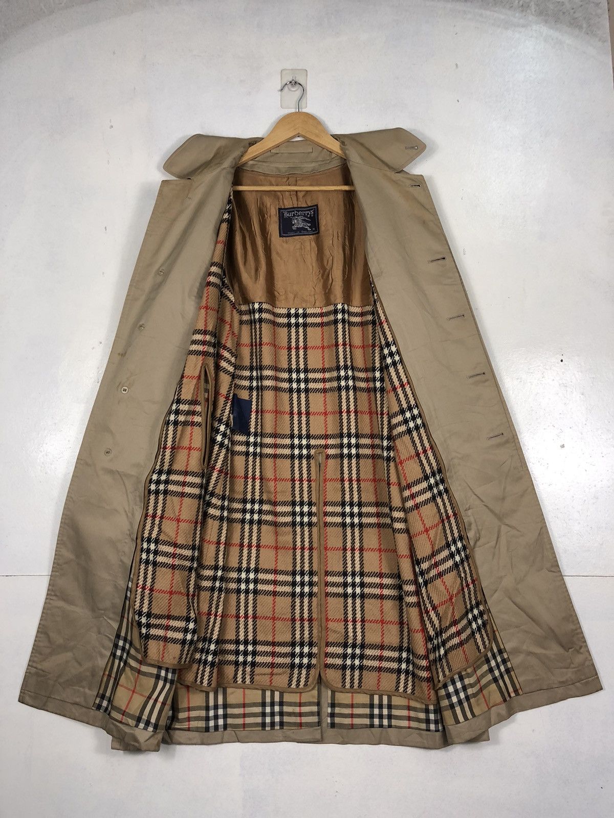 Burberry VINTAGE BURBERRYS NOVA CHECK TRENCH JACKET Size US M / EU 48-50 / 2 - 12 Thumbnail