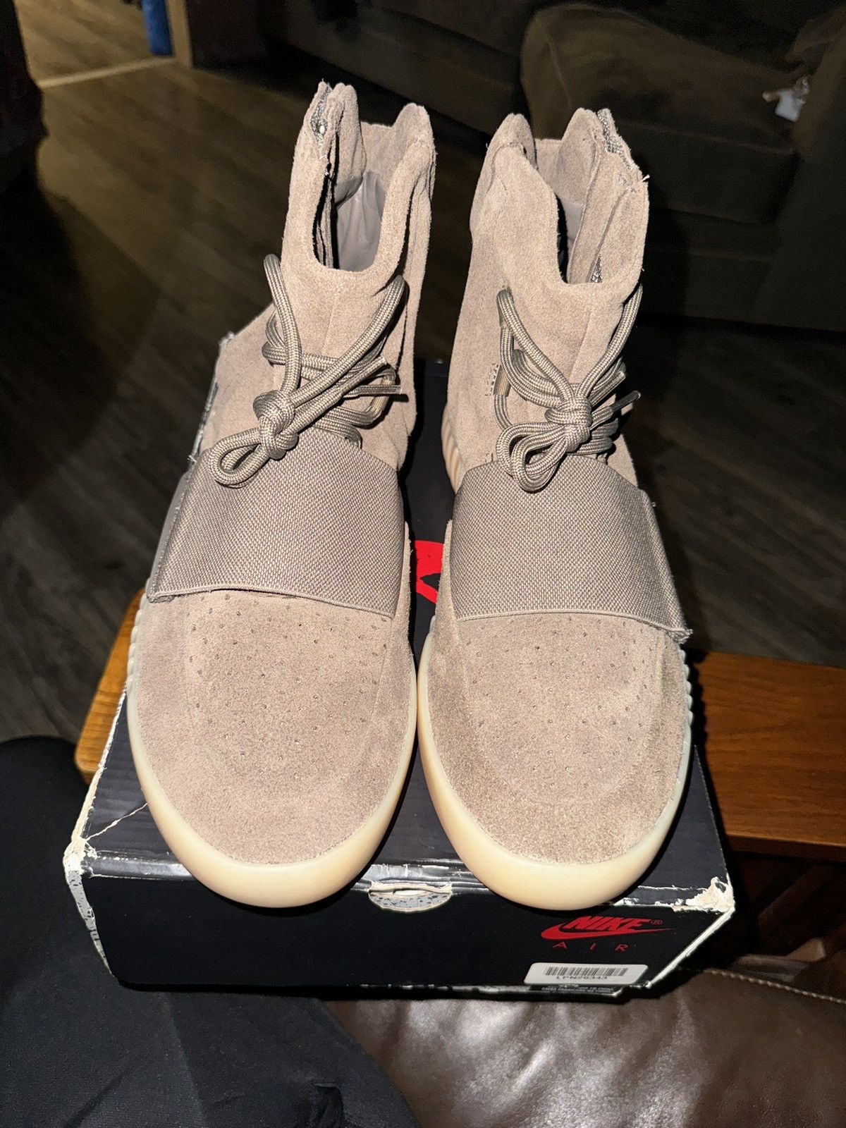 Yeezy 750 chocolate sizing top