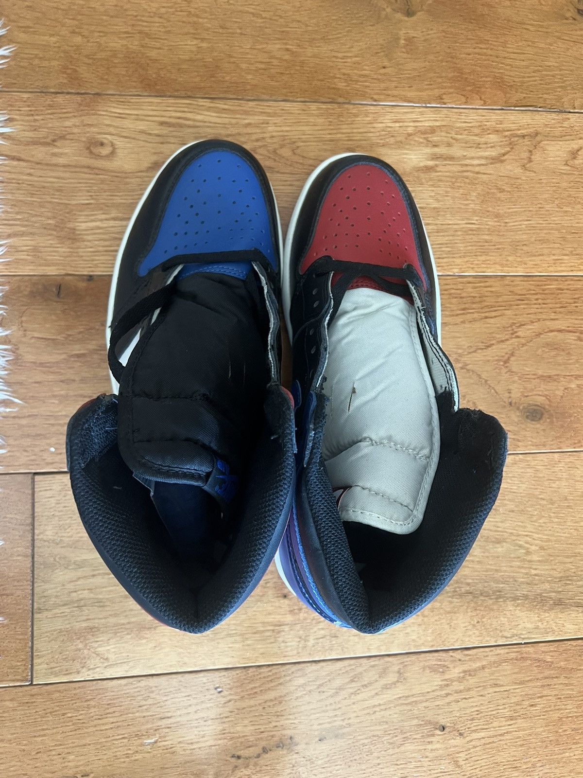 Jordan Brand 2016 Air Jordan 1 Retro High OG 'Top 3' Size US 9.5 / EU 42-43 - 5 Thumbnail
