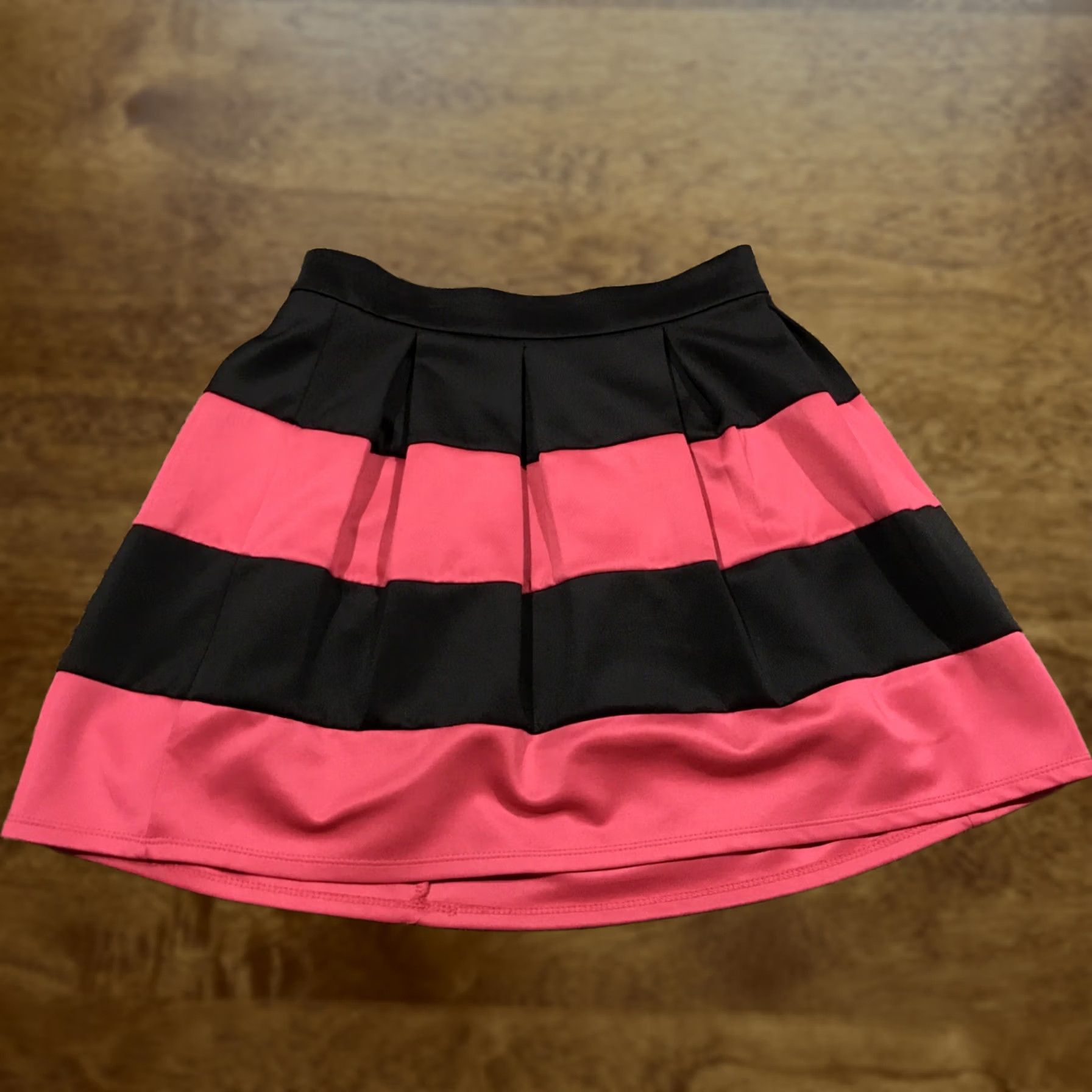 Forever 21 FOREVER 21 Skirt A-Line Short Polyester Zip Striped Black Pink Womens S Size 28" / US 6 / IT 42 - 1 Thumbnail