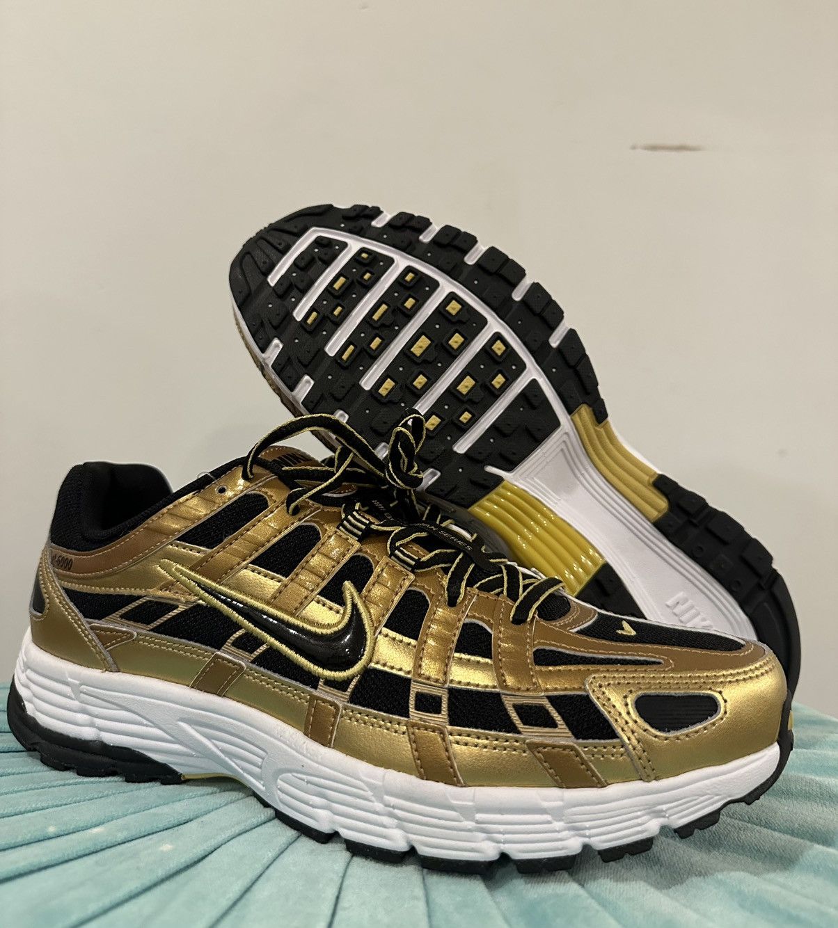Nike Nike P-6000 Metallic Gold Infinite Gold White black Size US 9.5 / EU 42-43 - 5 Thumbnail