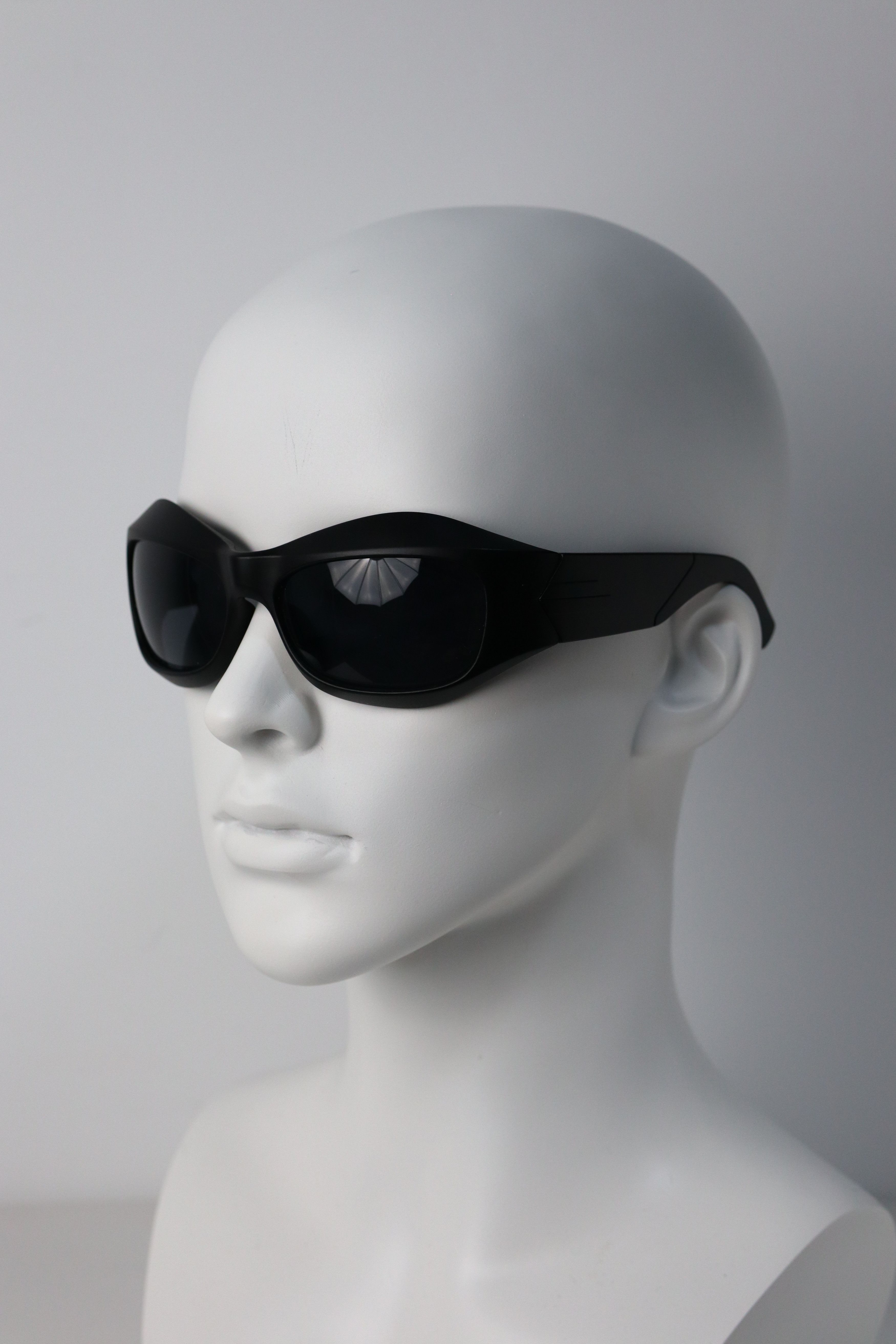 Japanese Brand Y2k Avant Garde Futuristic Black Sunglasses Unisex OS Size ONE SIZE - 4 Thumbnail