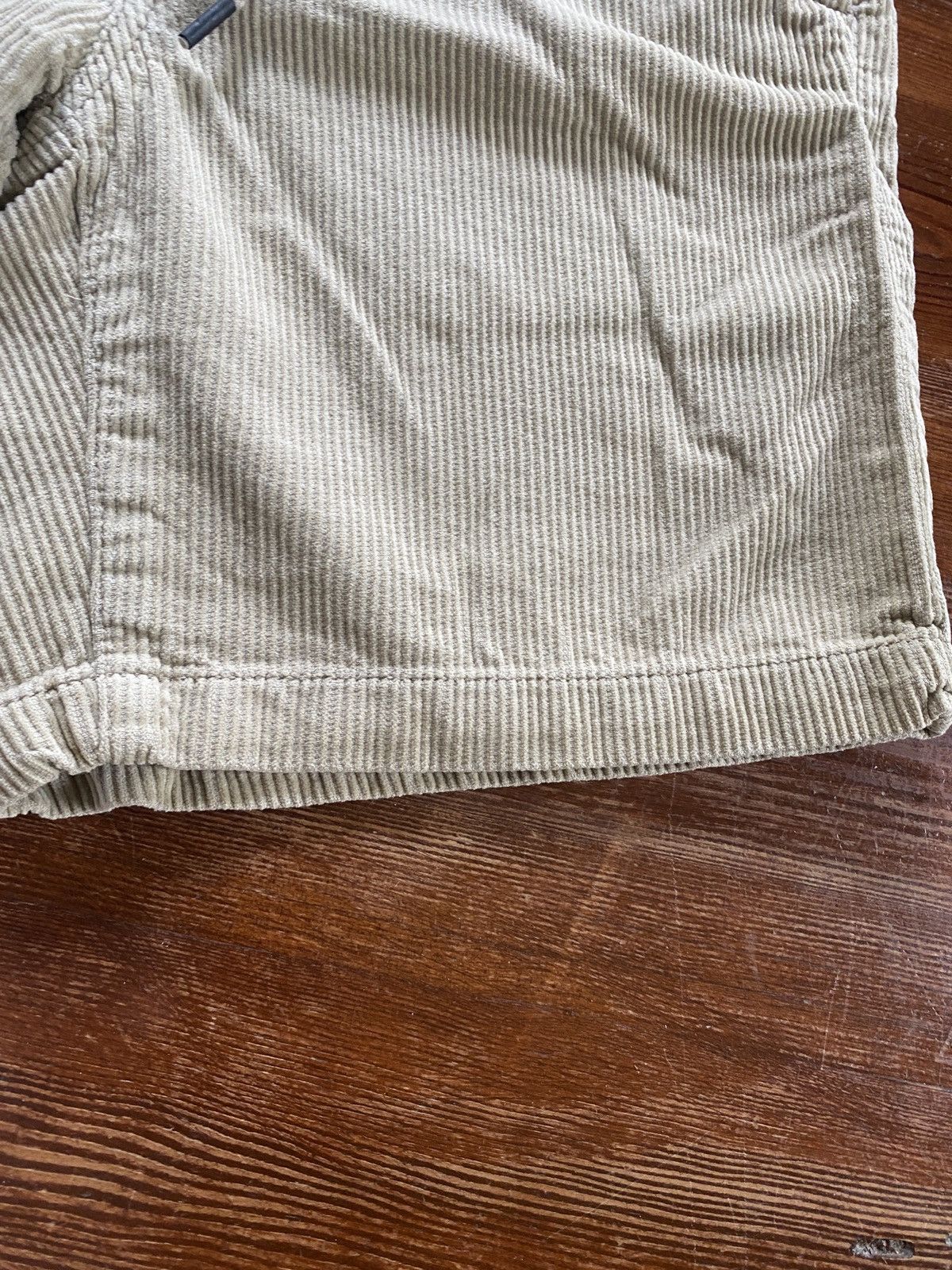 UNIONBAY × Vintage Vintage Unionbay Khaki Thick Corduroy Elastic Waist Shorts Size US 29 - 4 Thumbnail