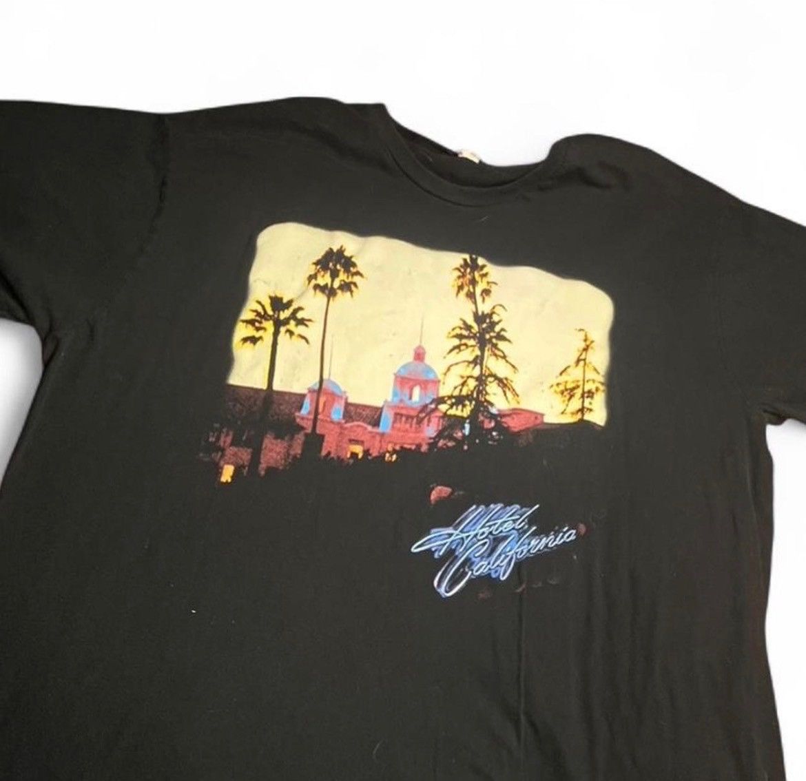 Band Tees Vintage Eagles Hotel California Black Graphic Tee Size US L / EU 52-54 / 3 - 2 Thumbnail