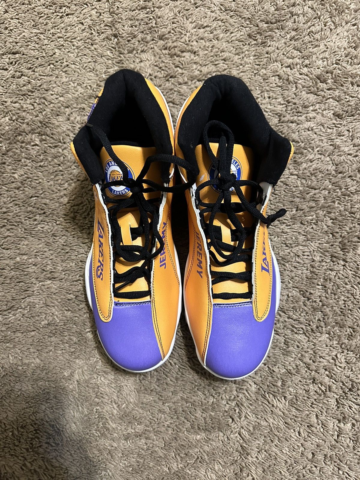NBA × Vintage Vintage NBA Los Angeles Lakers sneakers 00s size 13 Size US 13 / EU 46 - 11 Thumbnail