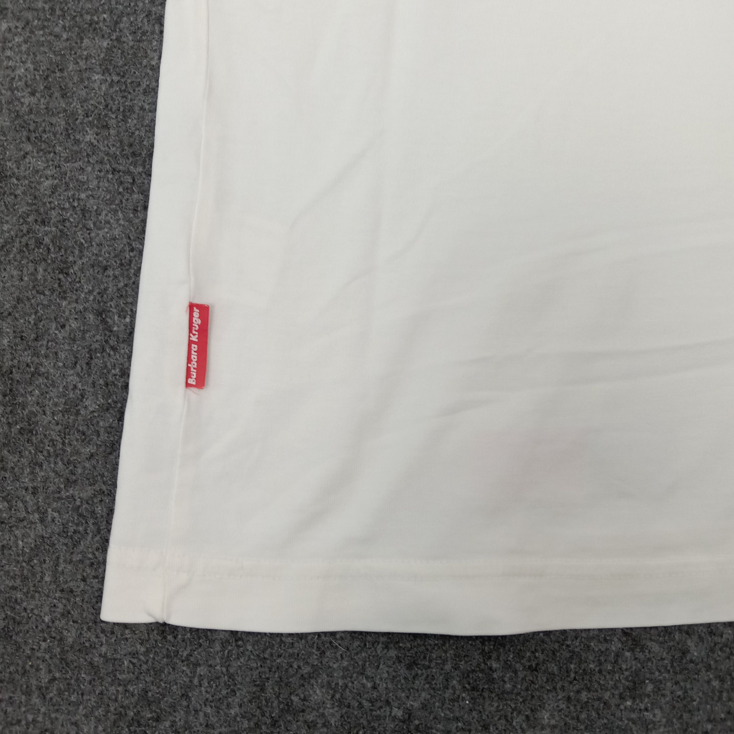 Barbara Kruger Barbara Kruger Japanese Streetwear Tshirt C267N17 Size US XL / EU 56 / 4 - 7 Thumbnail