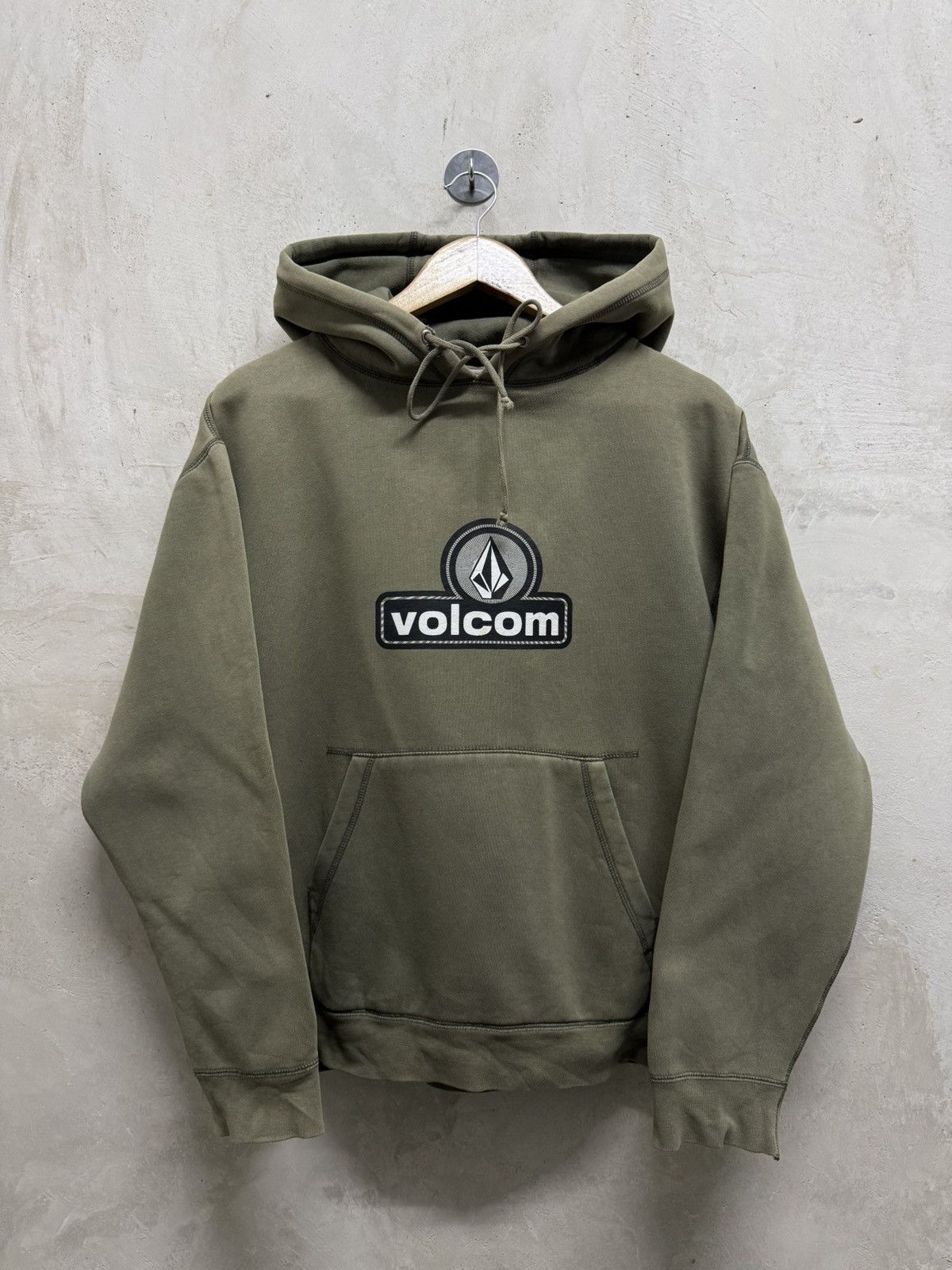 Volcom 2000s Distressed Volcom Sk8 Hoodie Jesse Pinkman Size US S / EU 44-46 / 1 - 1 Thumbnail