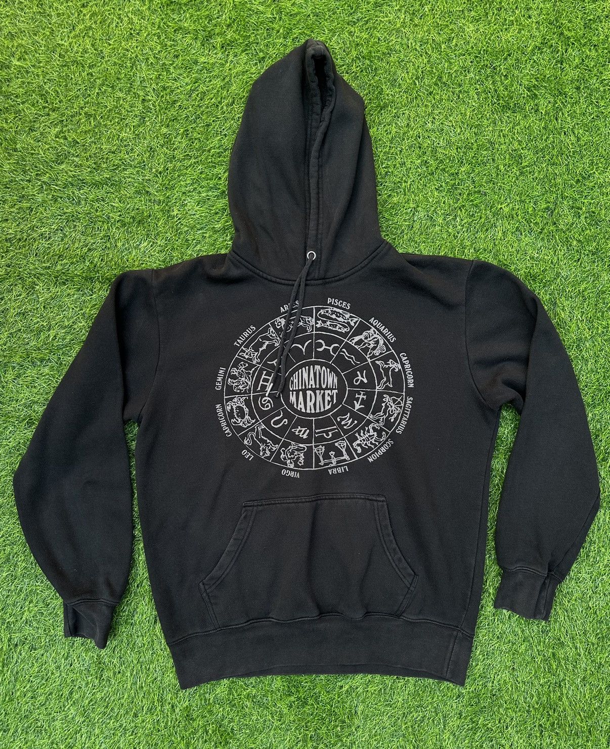 Market Vintage Chinatown Market Zodiac Sign Hoodie Size US M / EU 48-50 / 2 - 1 Thumbnail
