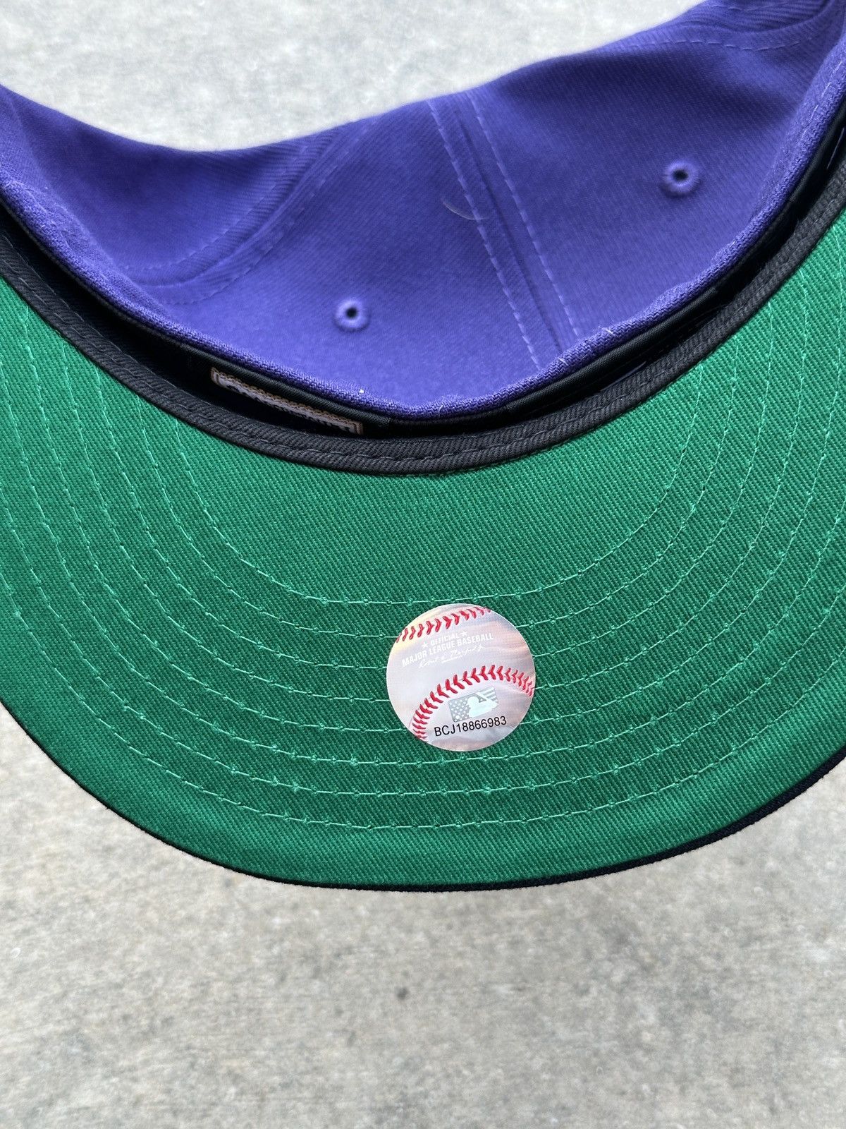 MLB × New Era New York Yankees tvb Chandelier Two Tone Fitted Hat 7 1/4 NY Size ONE SIZE - 3 Thumbnail