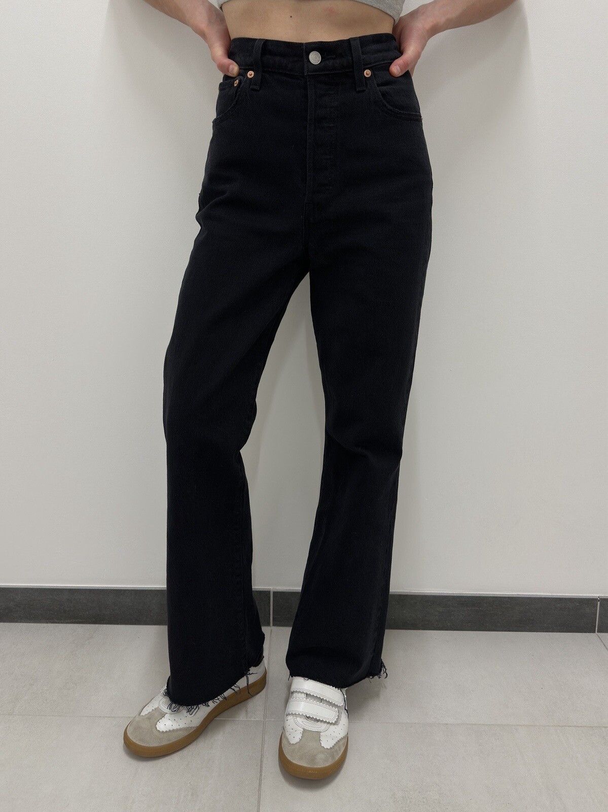Levi's Levis Premium Ribcage Crop Flare Black Jeans Size 26x26 Size 26" / US 2 / IT 38 - 7 Thumbnail