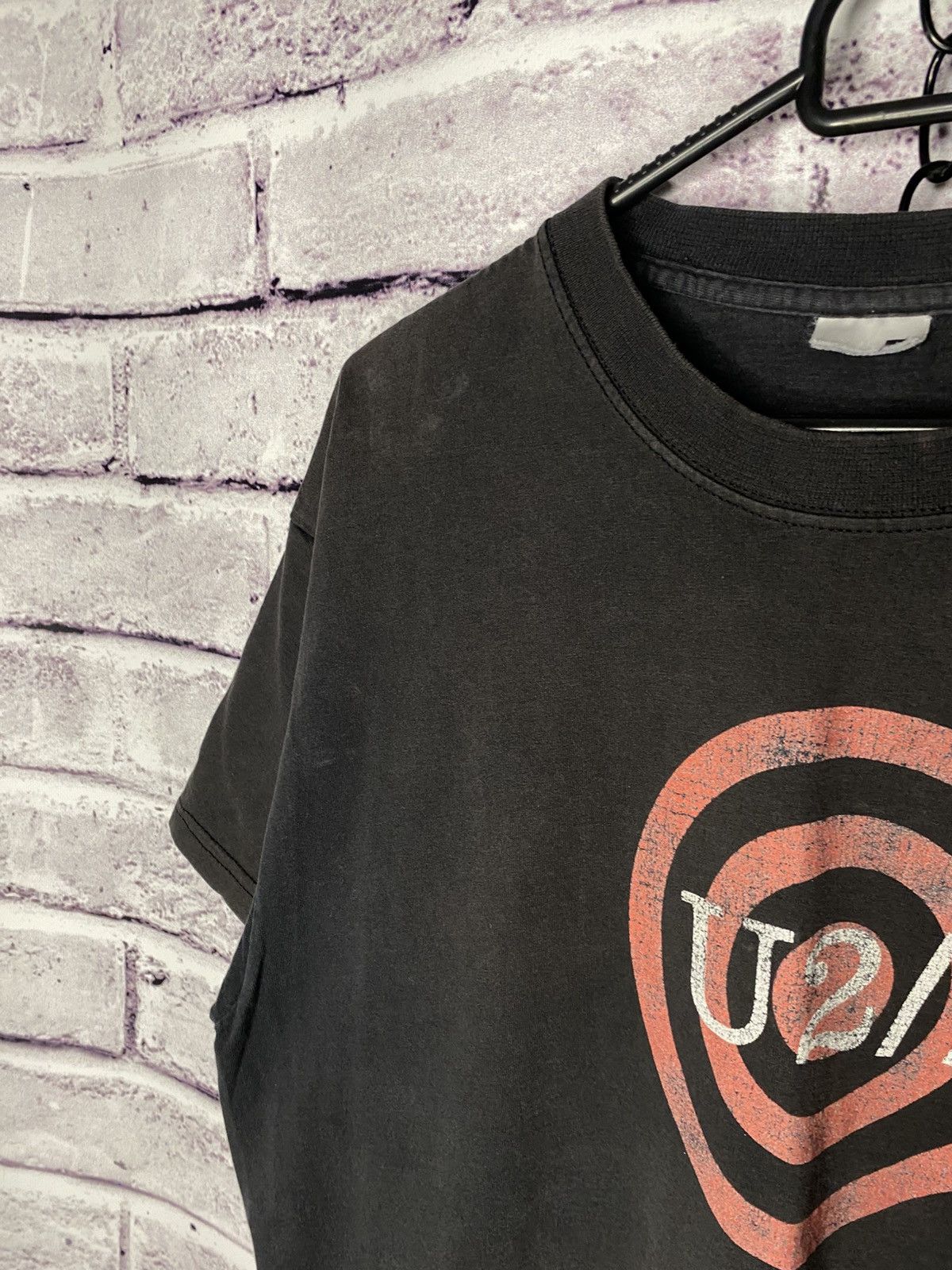 Band Tees Men's Vintage 2004 T-Shirt U2 To Dismantle An Atomic Bomb Size US L / EU 52-54 / 3 - 8 Thumbnail
