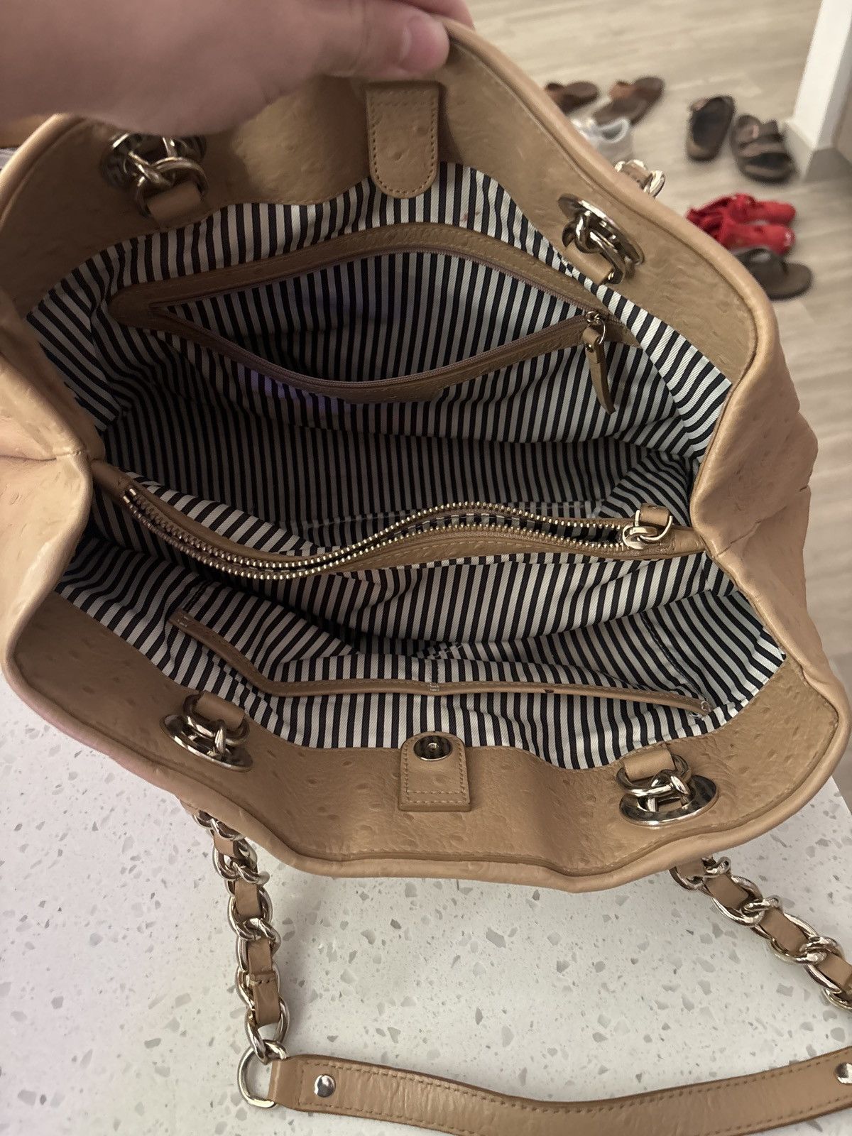 Kate Spade Kate Spade Ostrich Handlebag Size ONE SIZE - 4 Thumbnail
