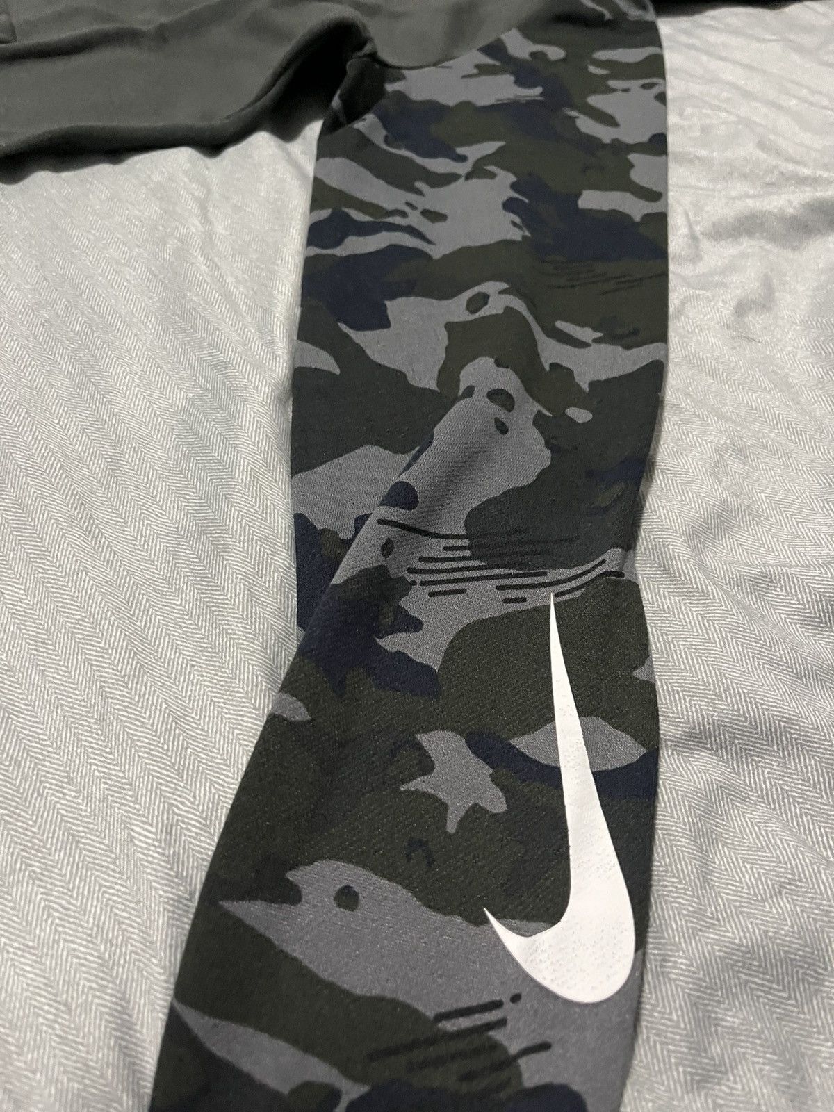 Nike Nike Camo Hoodie Size US S / EU 44-46 / 1 - 4 Thumbnail