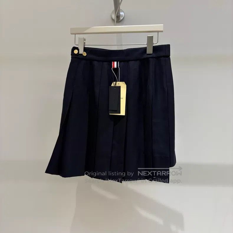 Thom Browne Thom Browne Pleated Skirt with Three-Color Stripe in Dark Size 26" / US 2 / IT 38 - 2 Thumbnail