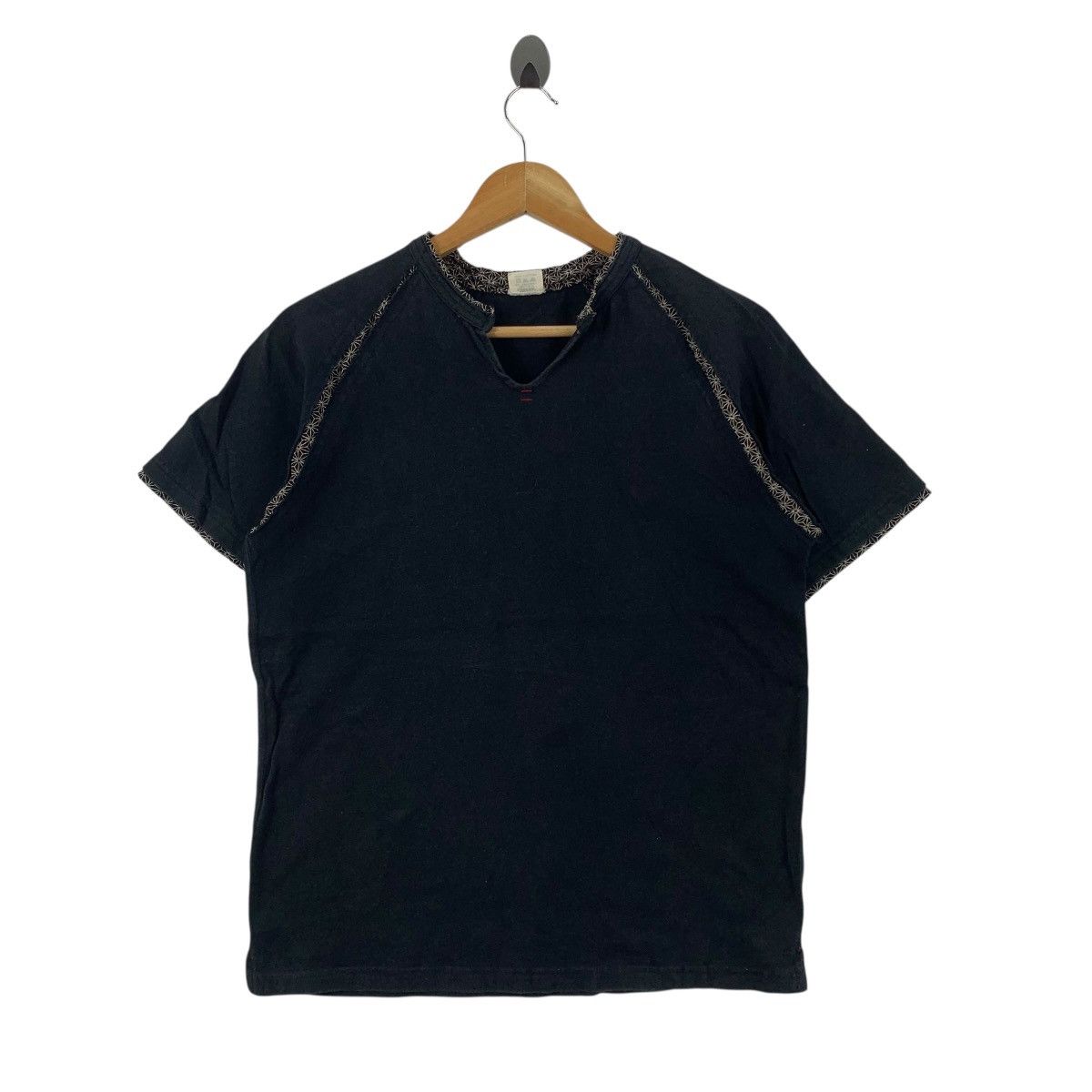Japanese Brand ETERNAL CONCEPT Japanese Brand V-Neck Short Sleeve Tshirt Size US M / EU 48-50 / 2 - 1 Thumbnail