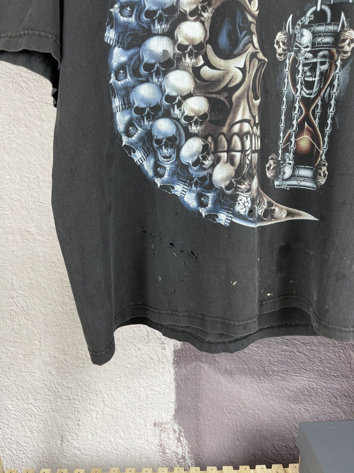 Vintage Vintage Moon Skull Sand Clock Design Distressed Rock tee Size US XL / EU 56 / 4 - 5 Thumbnail