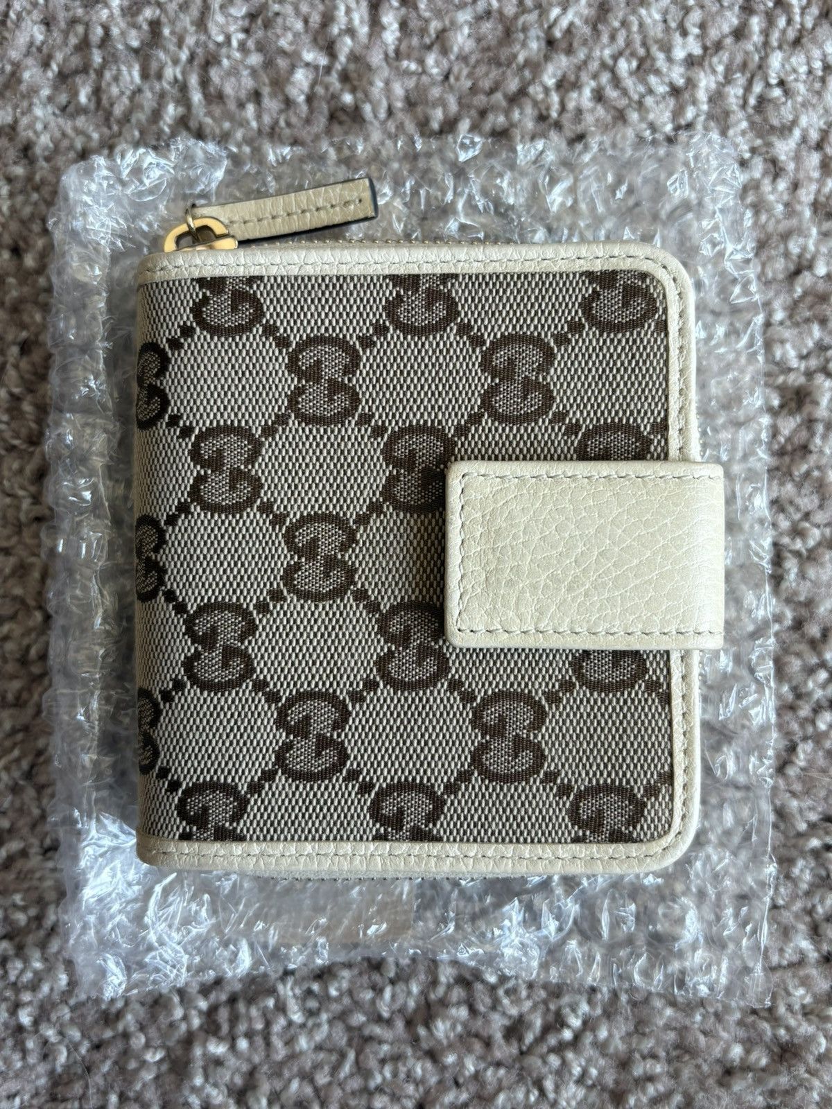 Gucci White Gucci supreme monogram wallet Size ONE SIZE - 1 Thumbnail