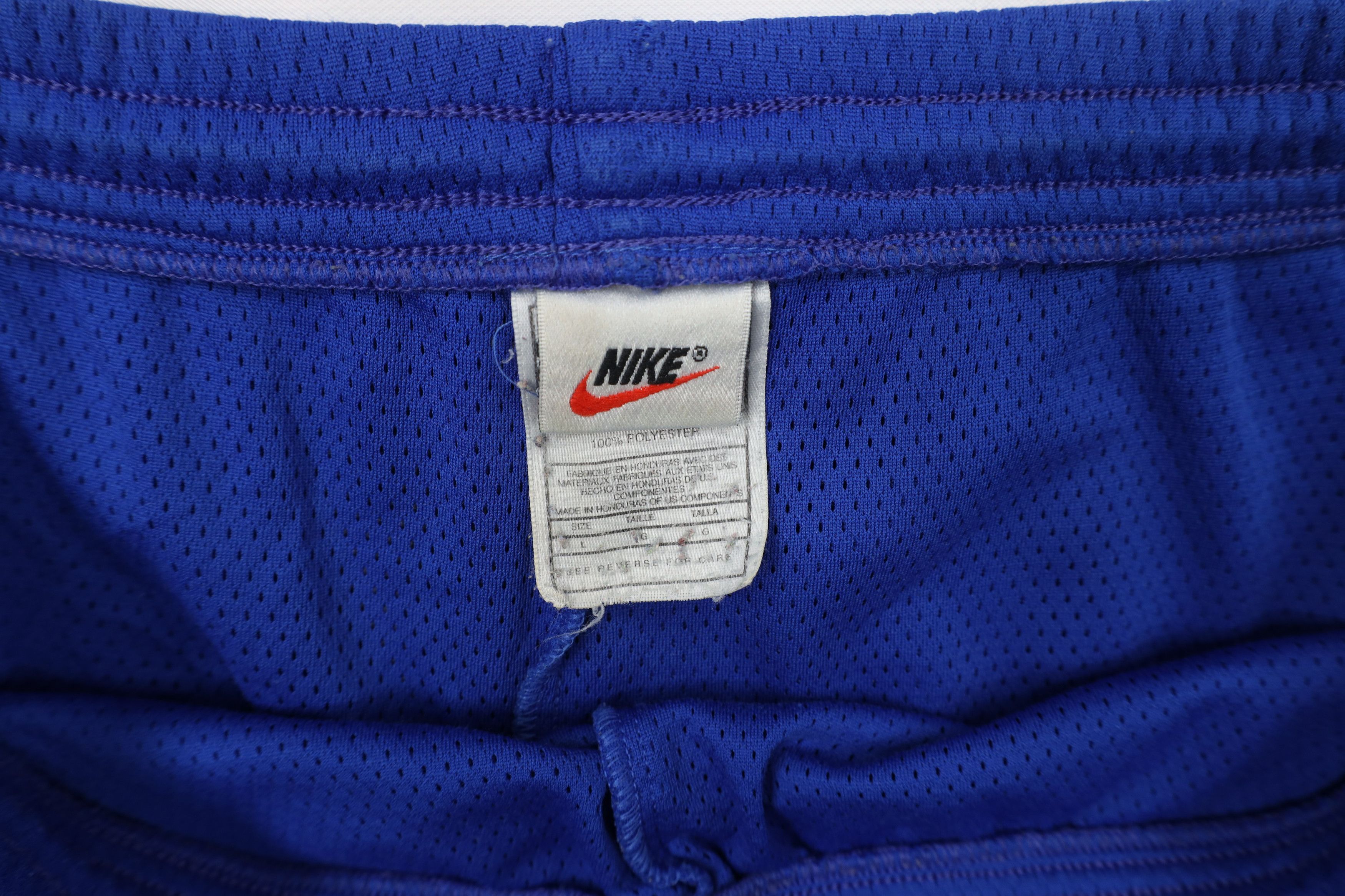 Vintage Vintage 90s Nike Travis Scott Mini Swoosh Above Knee Shorts Size US 34 / EU 50 - 7 Thumbnail