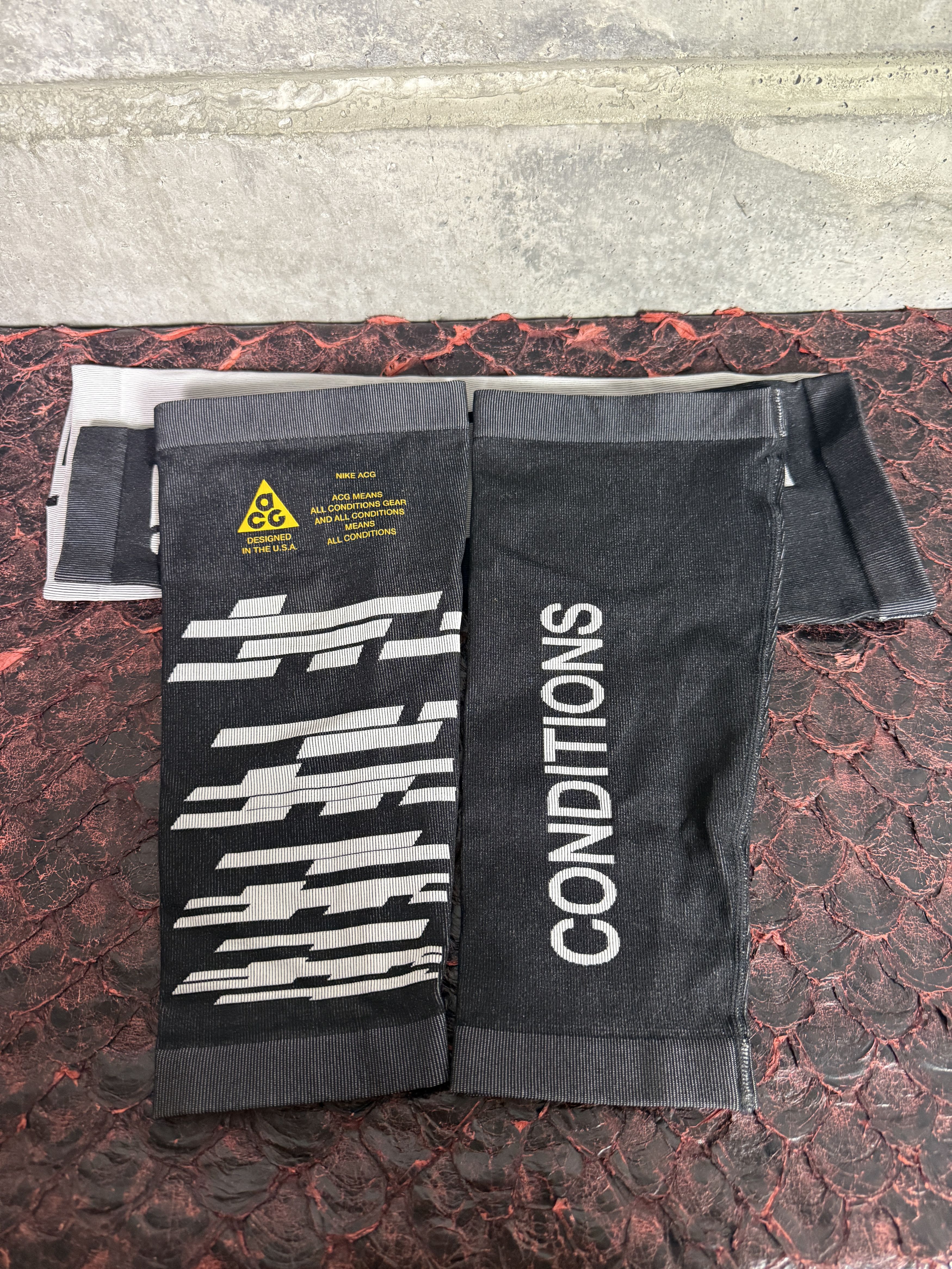 Nike ACG Nike ACG NikeLab Arm Sleeves and Leg Warmers Size ONE SIZE - 4 Thumbnail