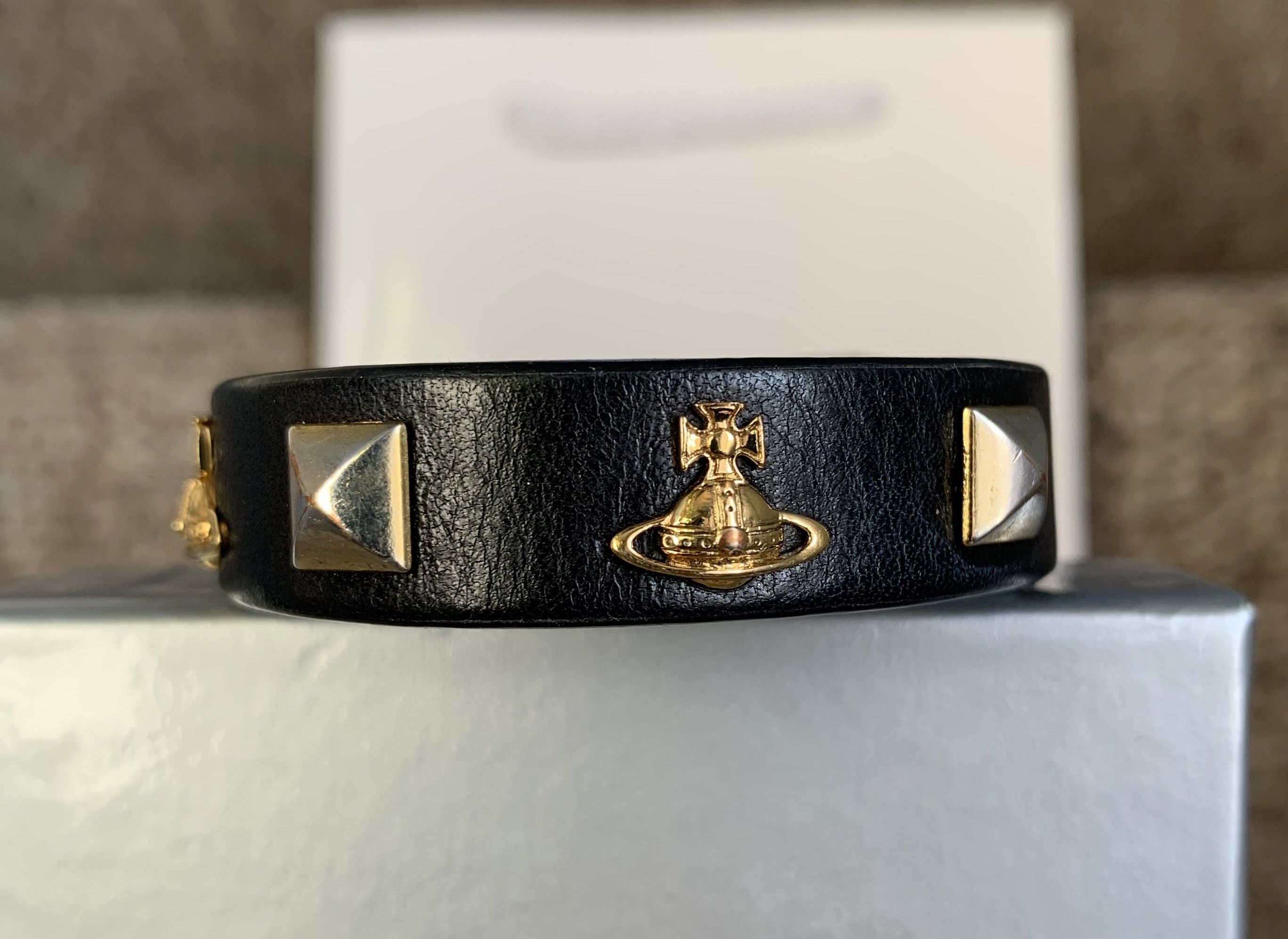 Vivienne Westwood S/S 2019 Vivienne Westwood Norfolk Leather Bracelet + Box Size ONE SIZE - 1 Thumbnail