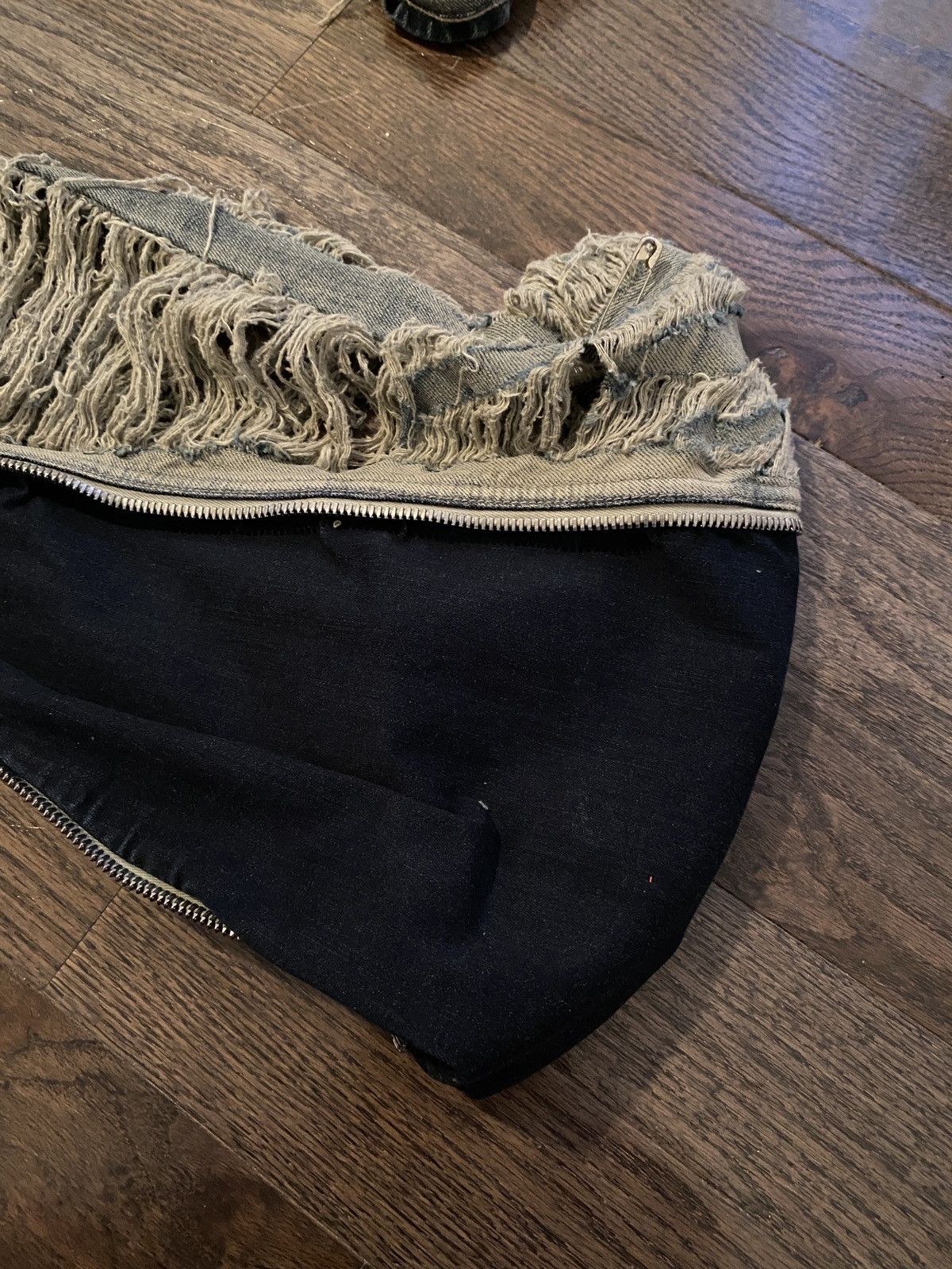 Rick Owens FW23 LUXOR RUNWAY BANANA IN 13OZ MINERA SHREDDED DENIM Size US 34 / EU 50 - 11 Thumbnail