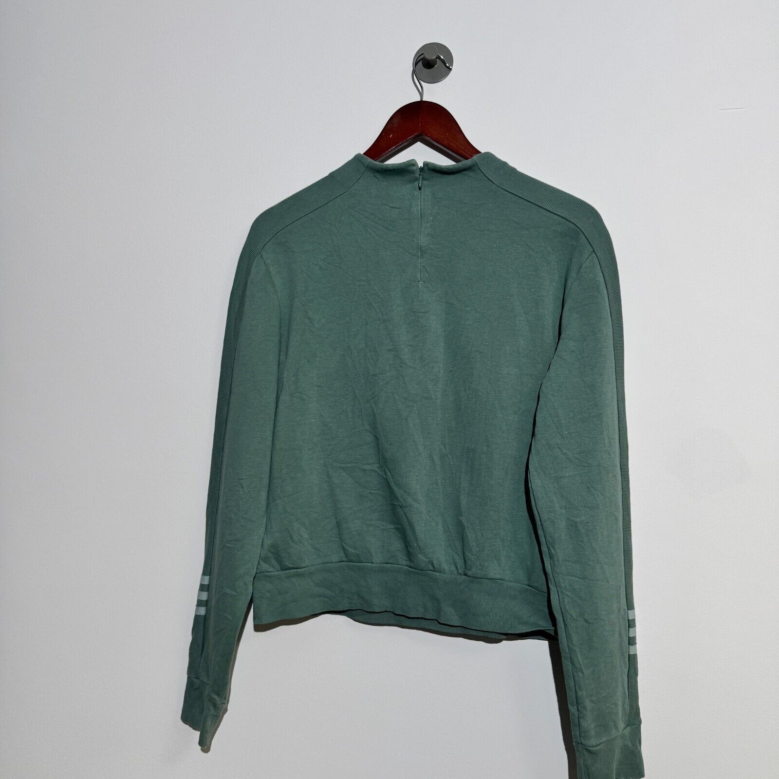 Adidas Vintage Adidas Unisex Green Cotton Crewneck Size S Cropped Size US S / EU 44-46 / 1 - 9 Thumbnail