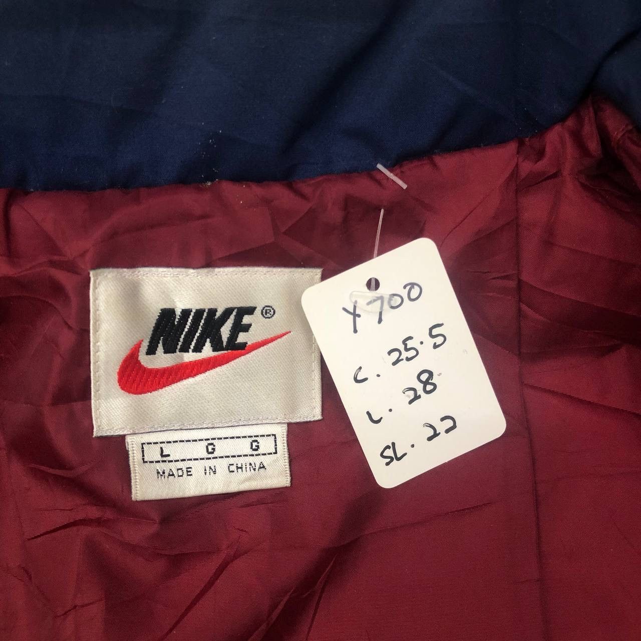 Nike Y700. NIKE PUFFER JACKET Size US L / EU 52-54 / 3 - 11 Thumbnail
