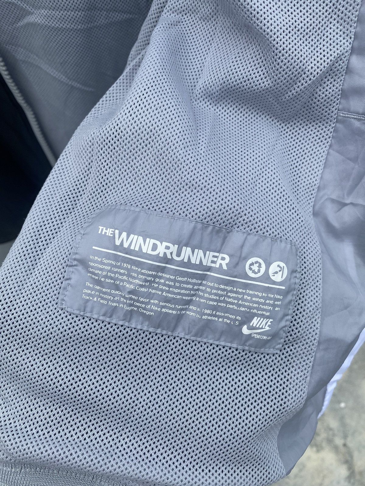 Nike ⚡️Steals⚡️ Nike Sportwear Windrunner Nylon Jacket Size US M / EU 48-50 / 2 - 8 Thumbnail