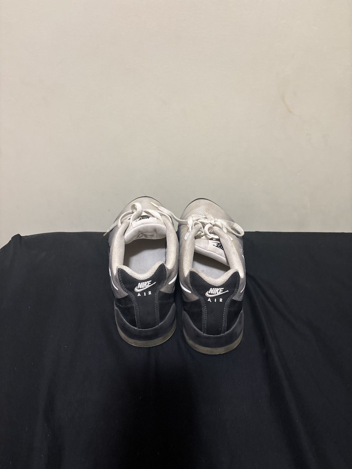 Nike Nike Air max invigor Size US 10 / EU 43 - 3 Thumbnail