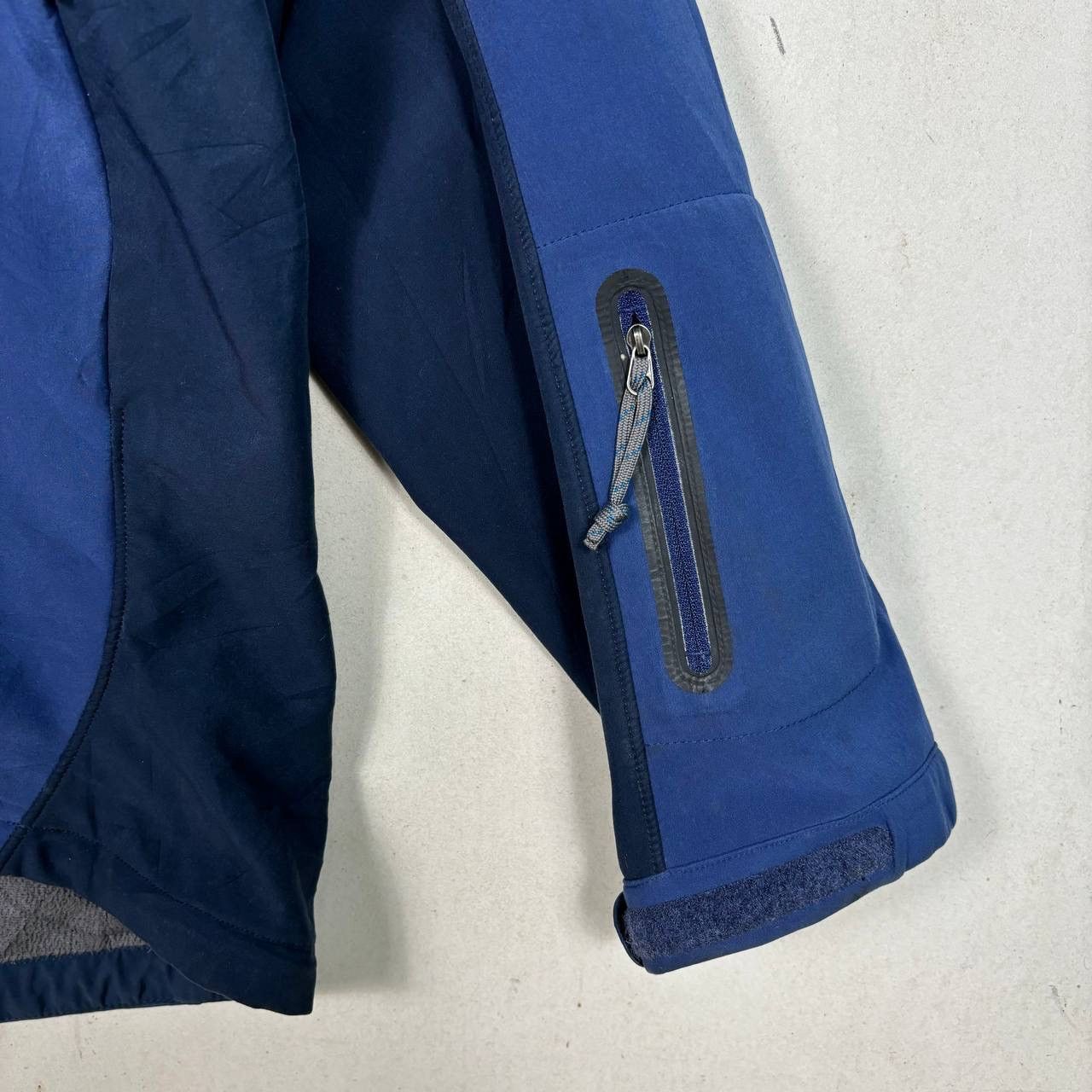 Montbell Montbell Softshell Climbarrier Hooded Jacket in Blue Size US L / EU 52-54 / 3 - 7 Thumbnail