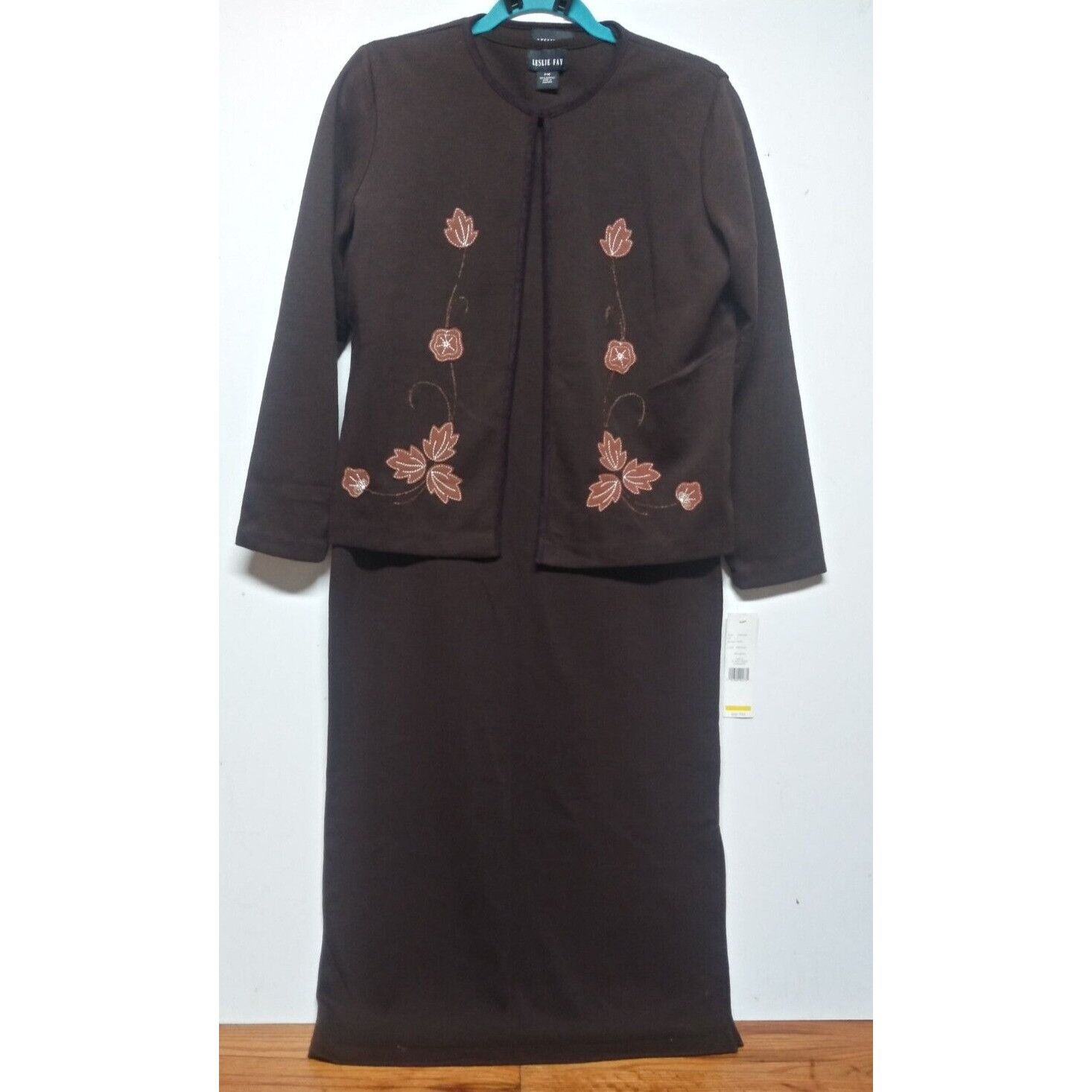 Vintage NWT Vintage Leslie Fay Sweater Dress Brown Sz PM Applique-de Size M / US 6-8 / IT 42-44 - 1 Thumbnail