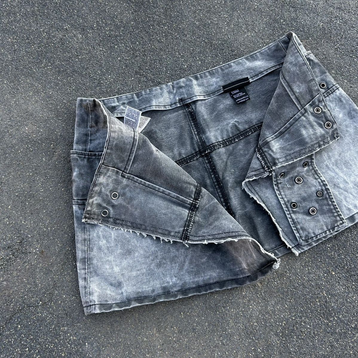 Diesel Vintage Diesel Belted Y2k Mini Skirt Size 30" / US 8 / IT 44 - 9 Thumbnail