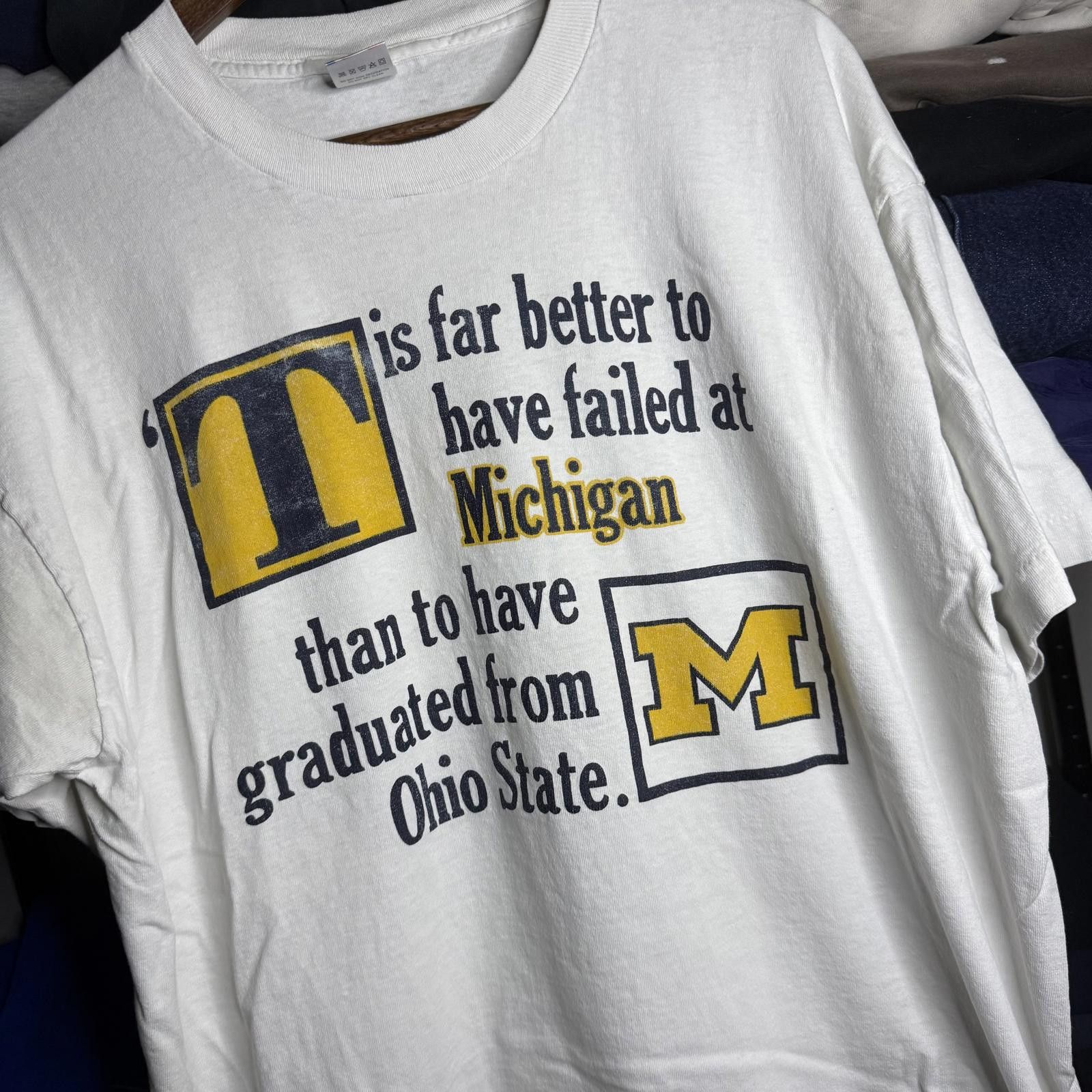 Fruit Of The Loom Vintage 'T' Michigan T-Shirt - Humor for Ohio State Fans Size US XL / EU 56 / 4 - 2 Thumbnail