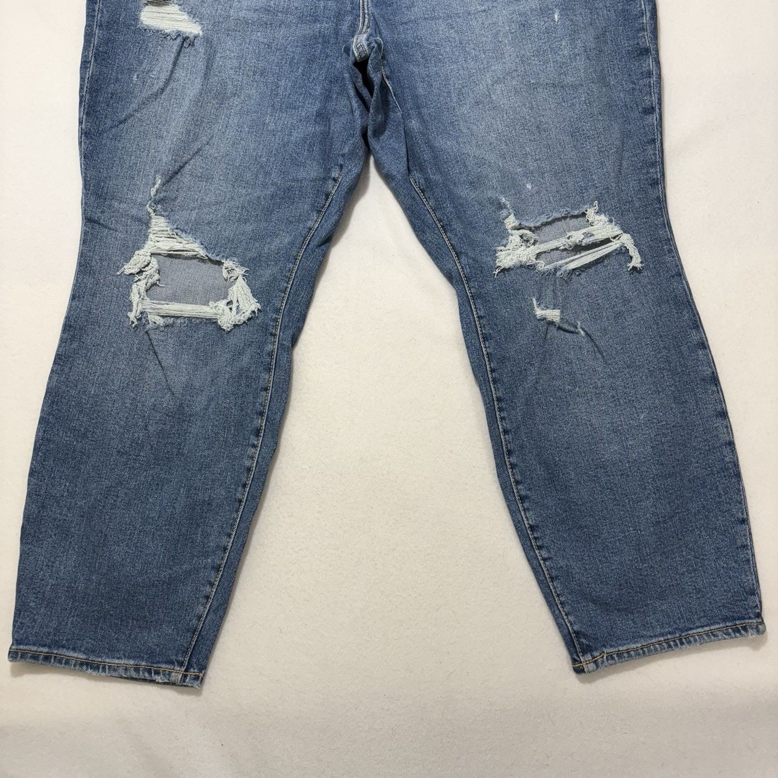 Old Navy Old Navy 20 High Rise Curvy O.G. Straight Ripped Jeans Size 42" / US 20 - 3 Thumbnail