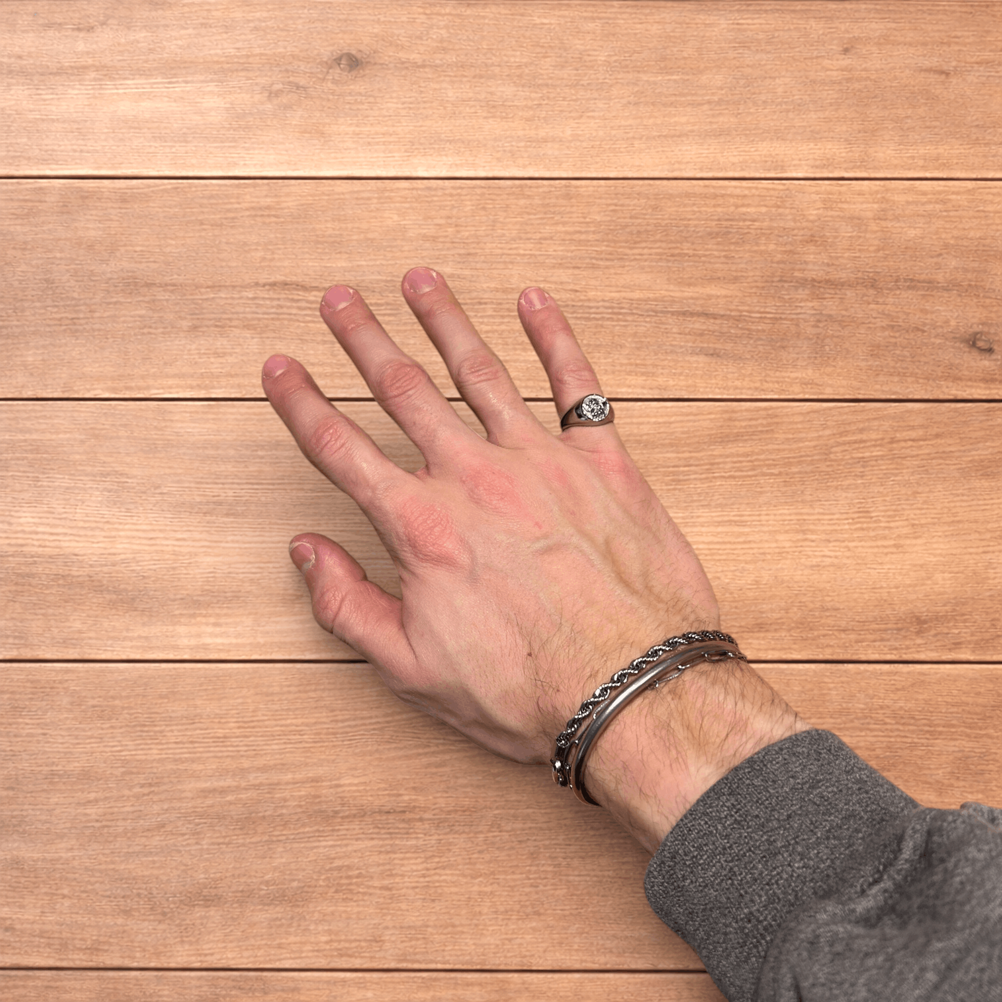 Japanese Brand Vntage style stainless steel angel signet ring in silver. Size ONE SIZE - 4 Thumbnail