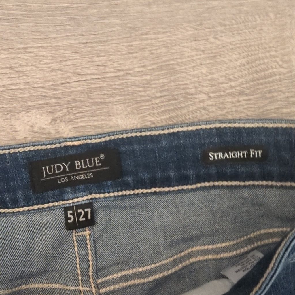 Judy Blue Judy Blue Fray Slit Hem Straight Jeans size 5/27 Size 27" / US 4 / IT 40 - 5 Thumbnail